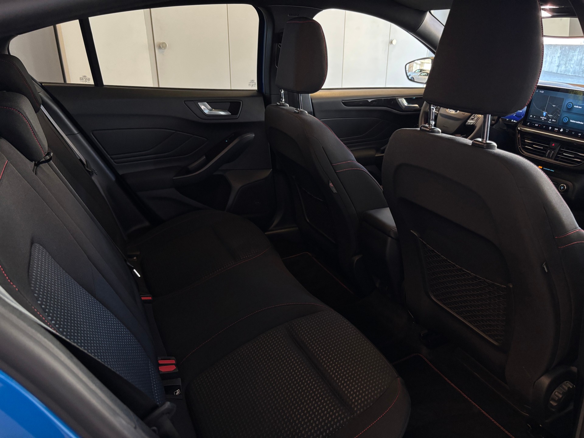 FORD Focus 1.0 MHEV ST-Line X-image-11