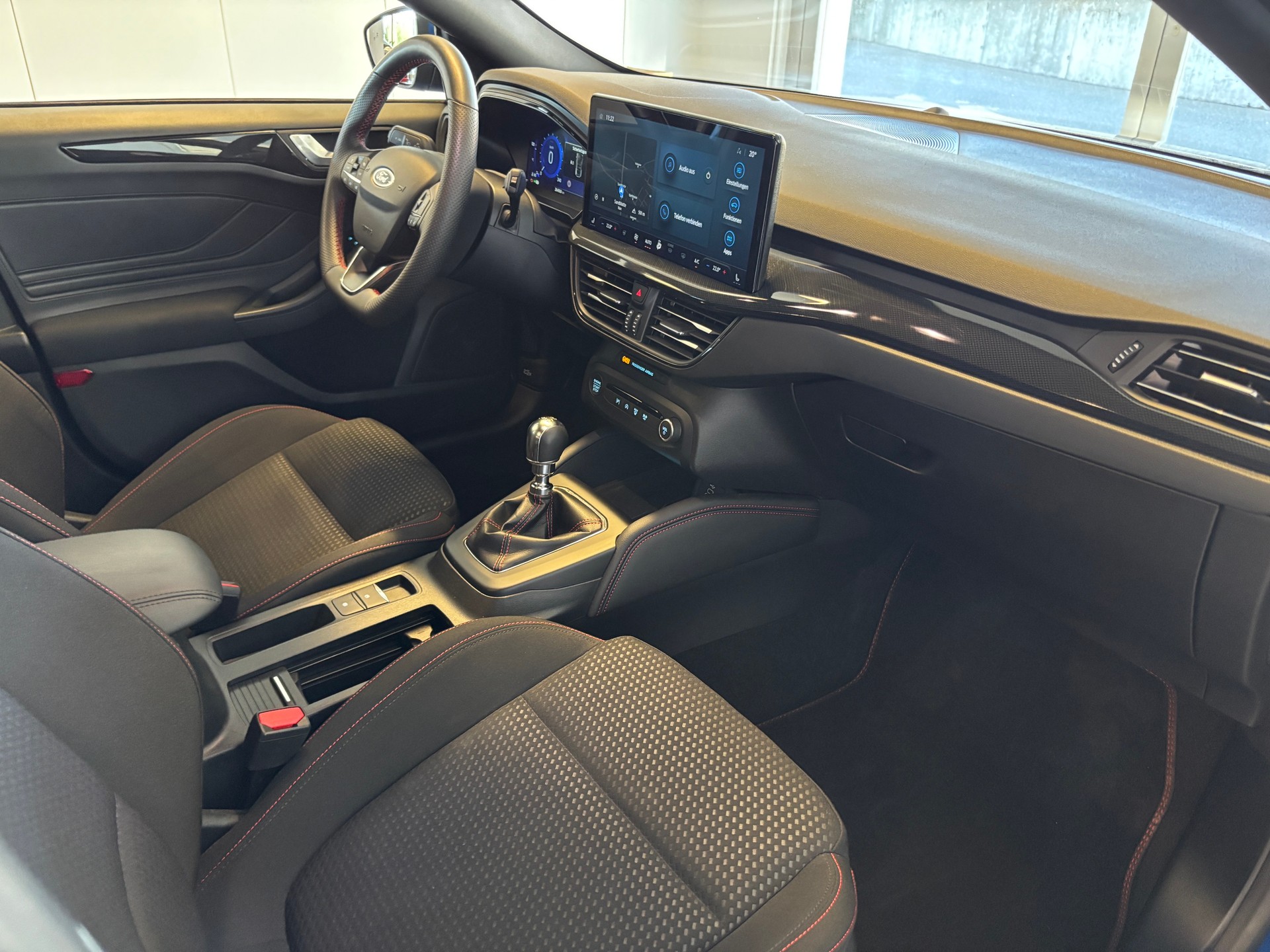 FORD Focus 1.0 MHEV ST-Line X-image-7