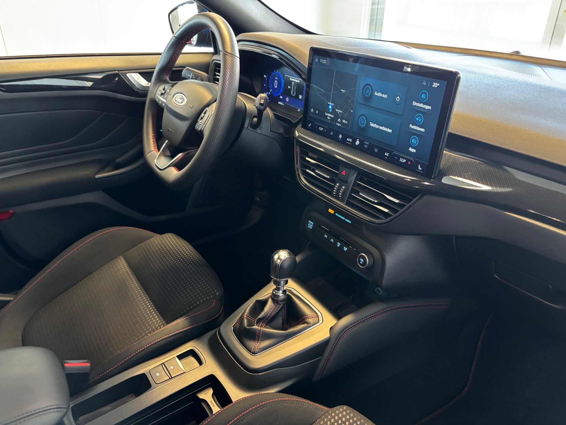 FORD Focus 1.0 MHEV ST-Line X-image-8
