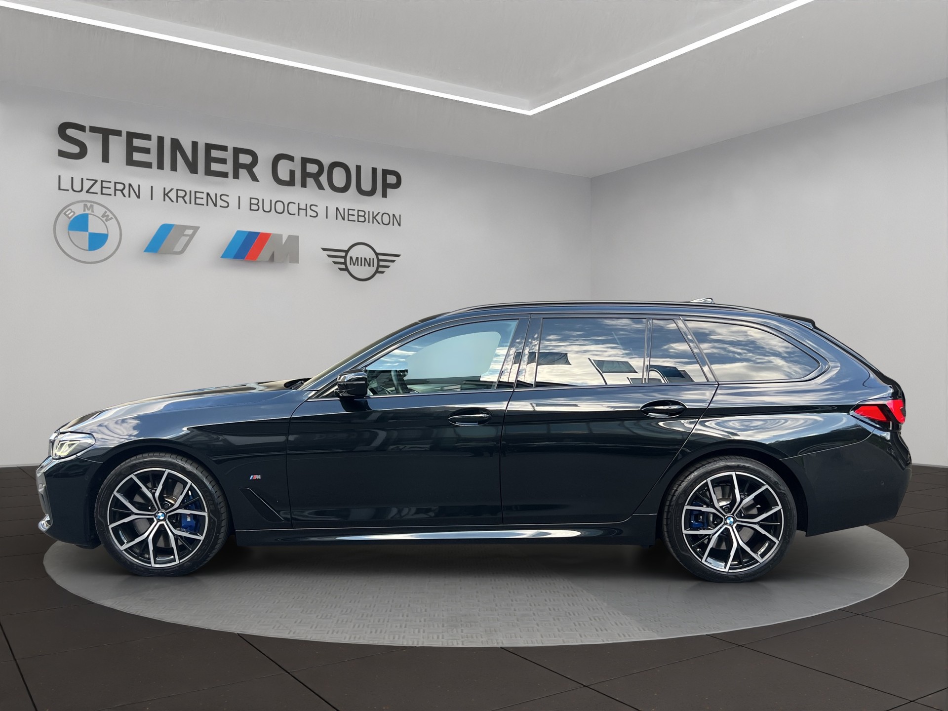 BMW 540i xDrive 48V Touring Pure M Sport Steptronic-image-7