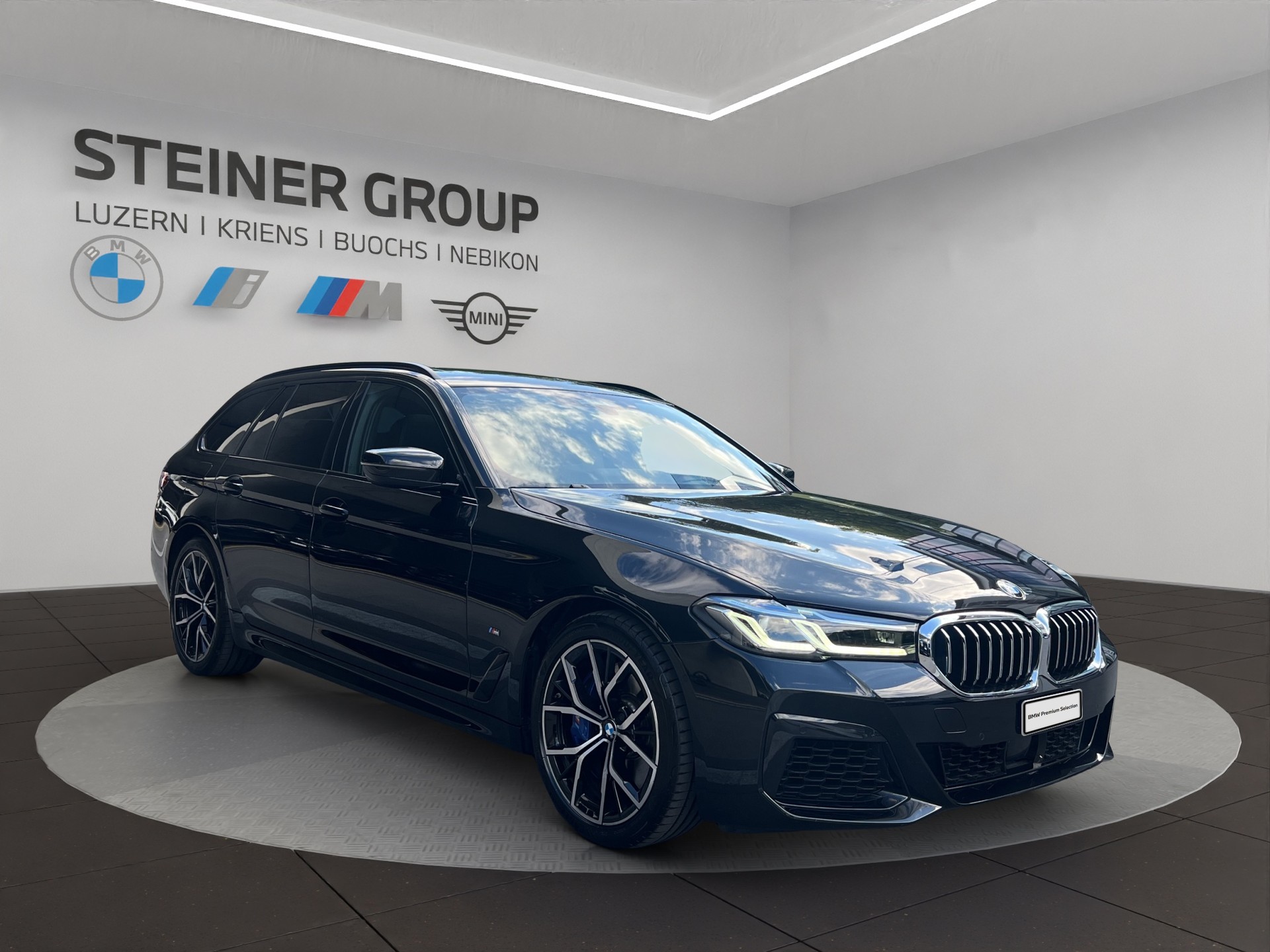 BMW 540i xDrive 48V Touring Pure M Sport Steptronic-image-2
