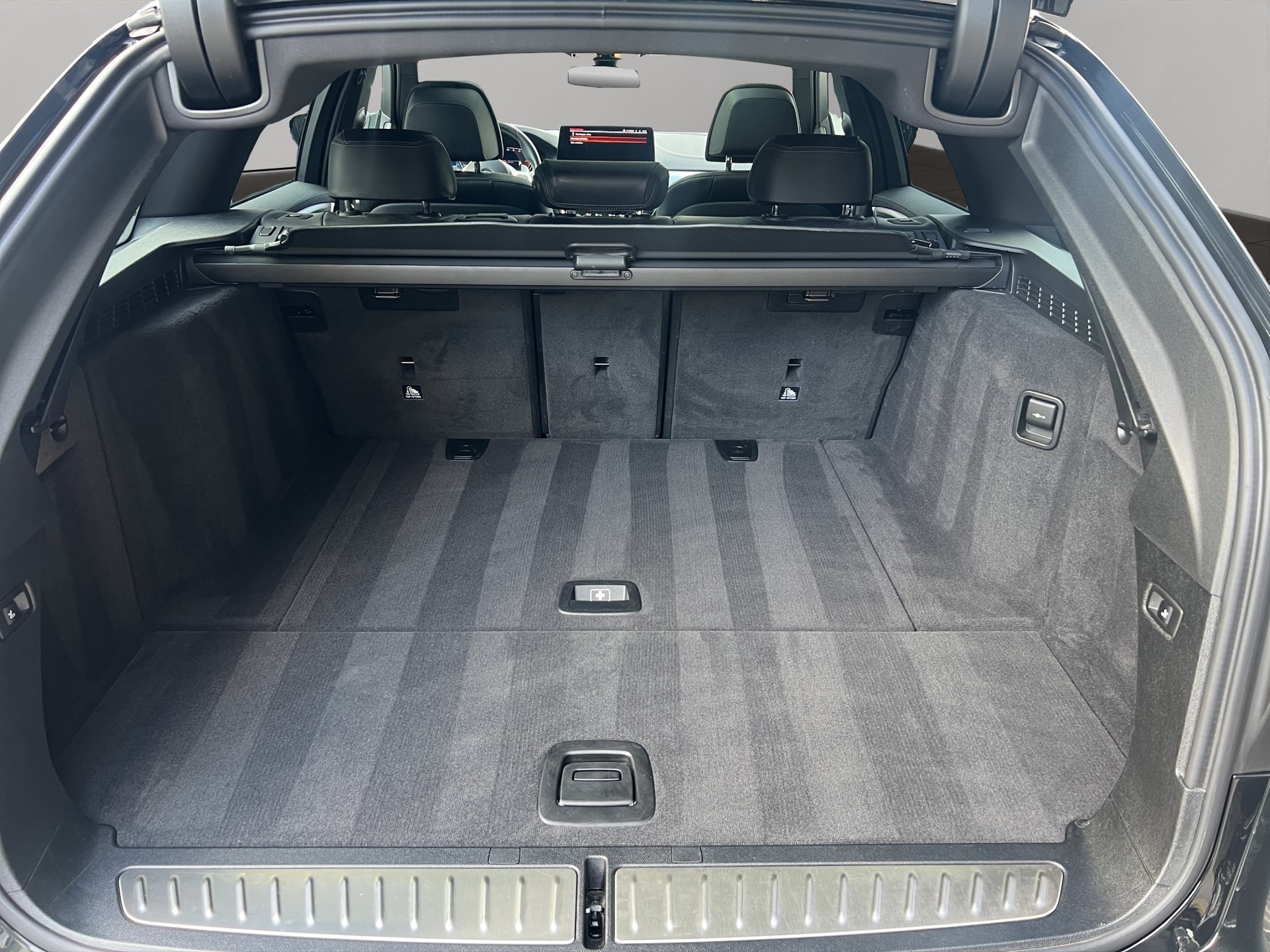 BMW 540i xDrive 48V Touring Pure M Sport Steptronic-image-19