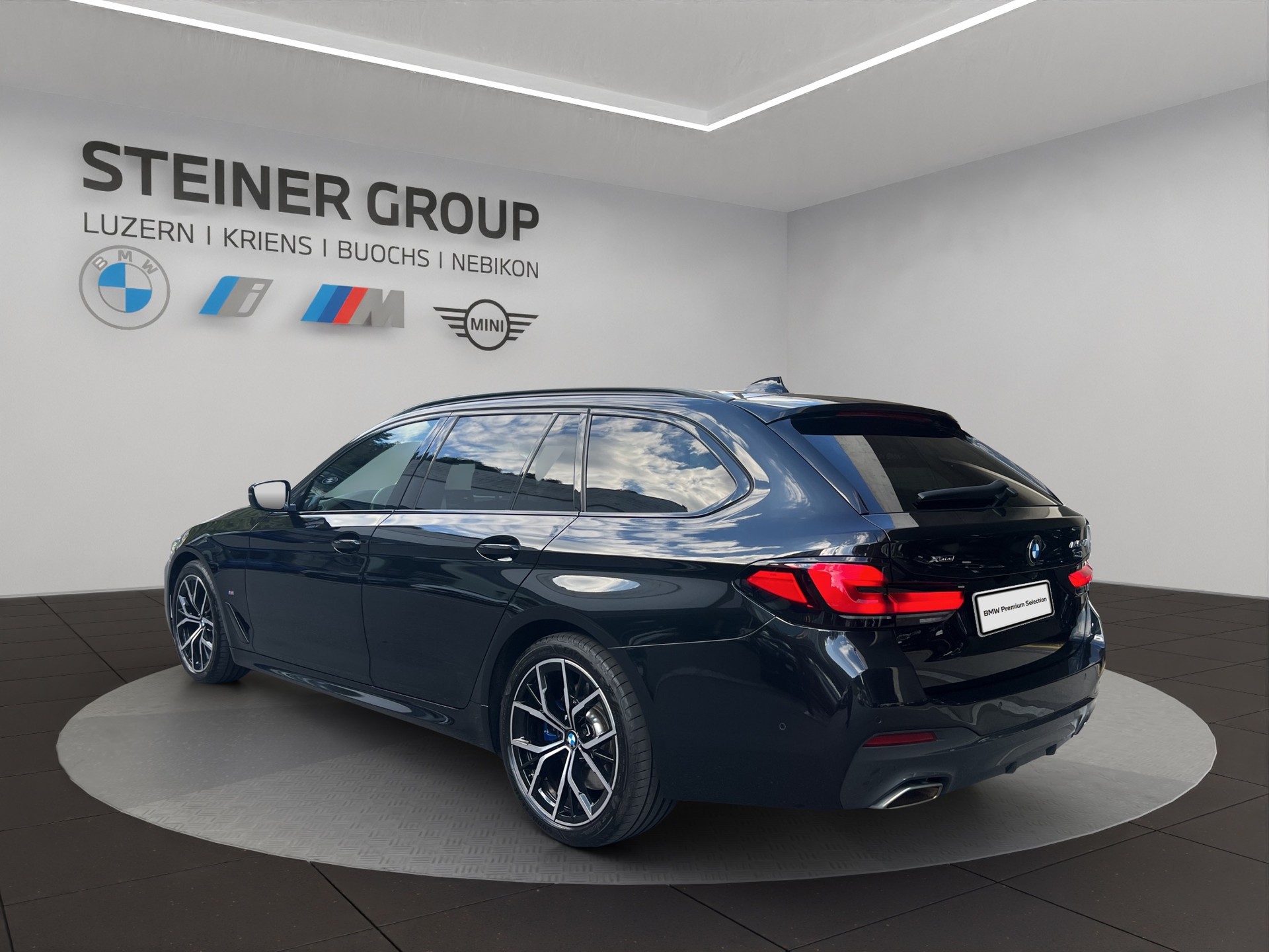 BMW 540i xDrive 48V Touring Pure M Sport Steptronic-image-6