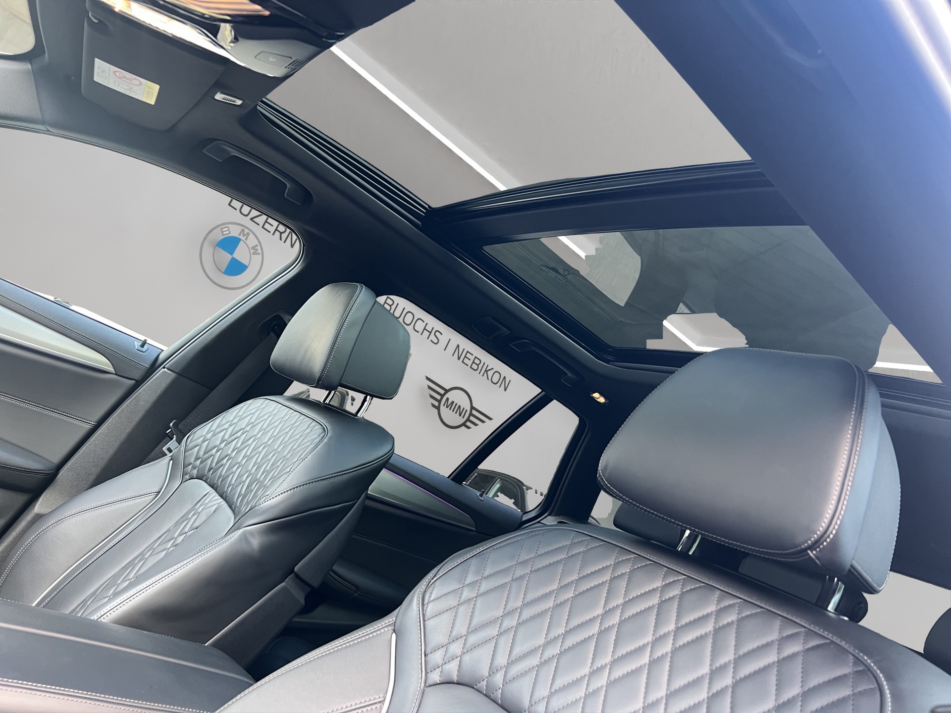 BMW 540i xDrive 48V Touring Pure M Sport Steptronic-image-12