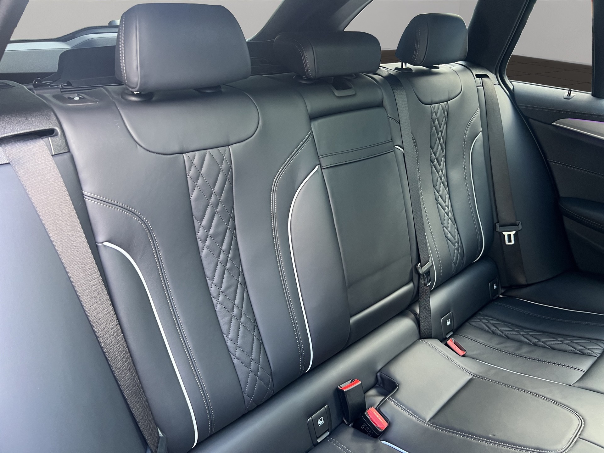 BMW 540i xDrive 48V Touring Pure M Sport Steptronic-image-21