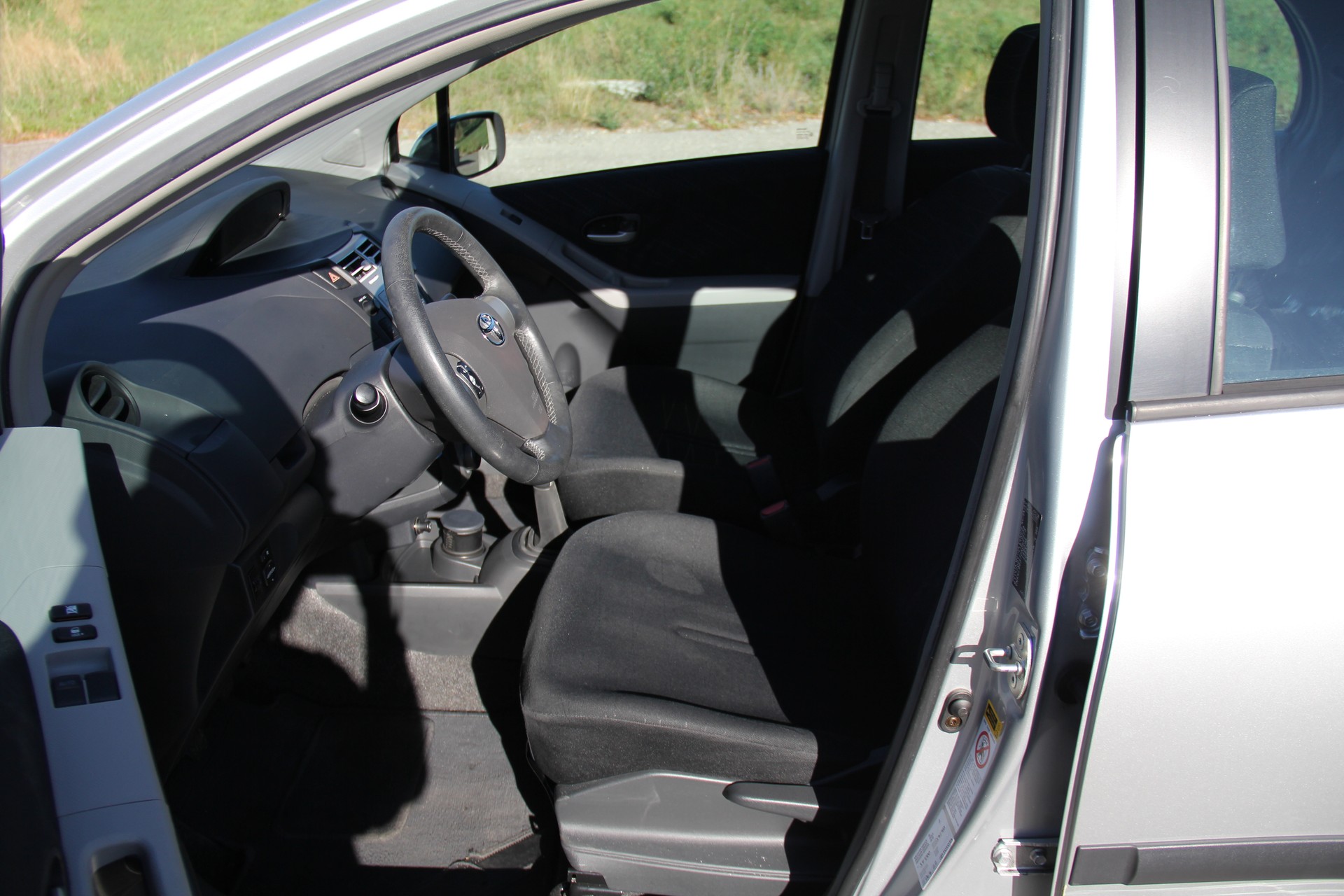 TOYOTA Yaris 1.3 Linea Luna-image-8