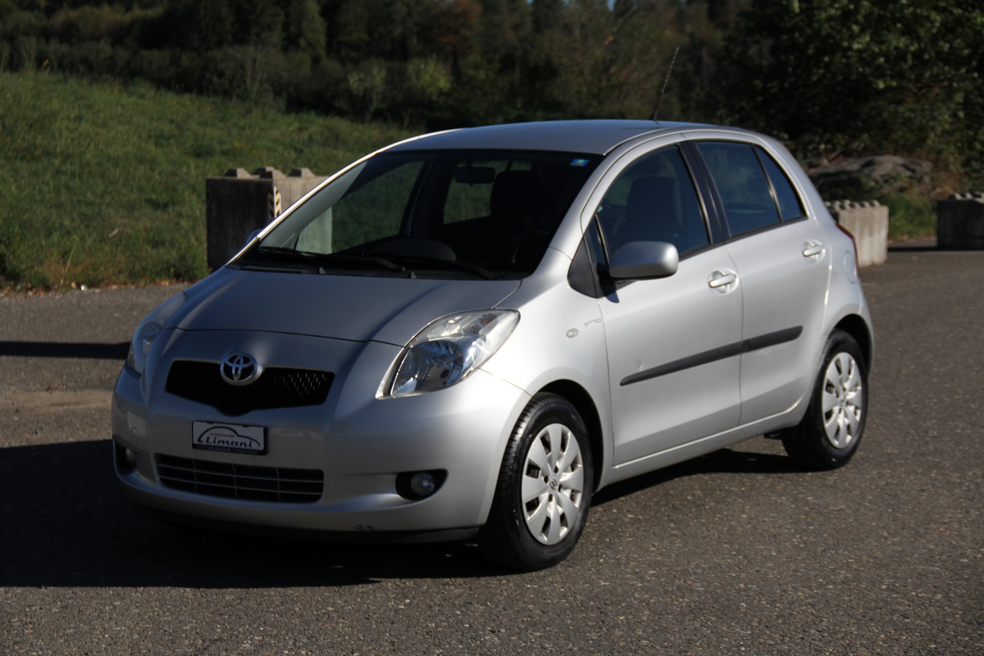 TOYOTA Yaris 1.3 Linea Luna-image-1