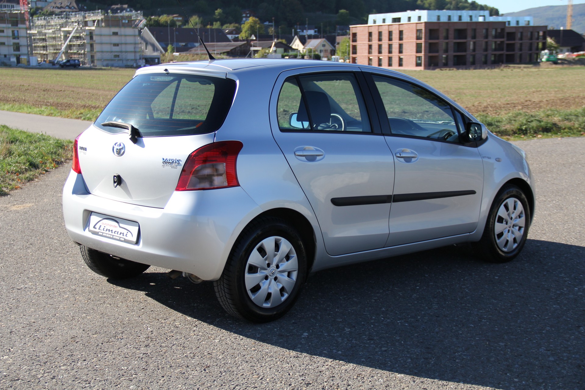 TOYOTA Yaris 1.3 Linea Luna-image-6