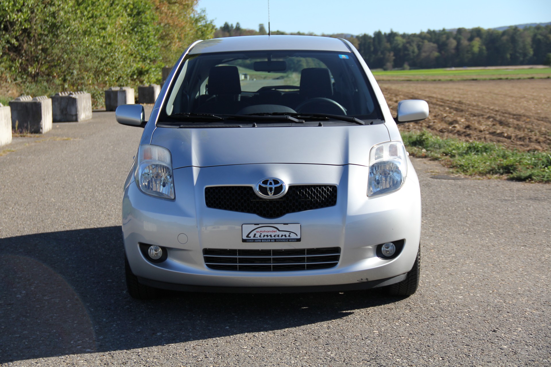 TOYOTA Yaris 1.3 Linea Luna-image-2