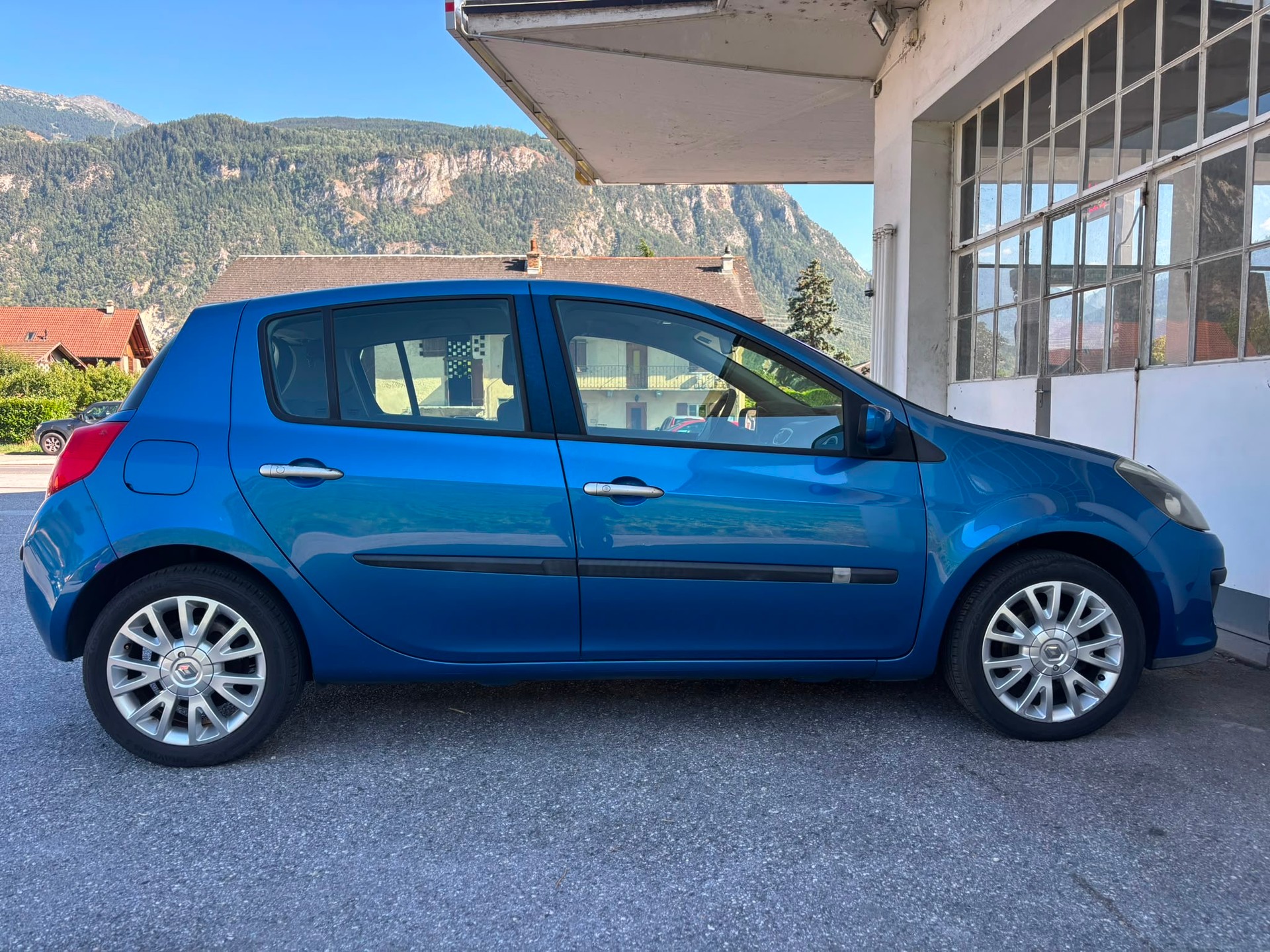 RENAULT Clio 1.6 16V Dynamique-image-5