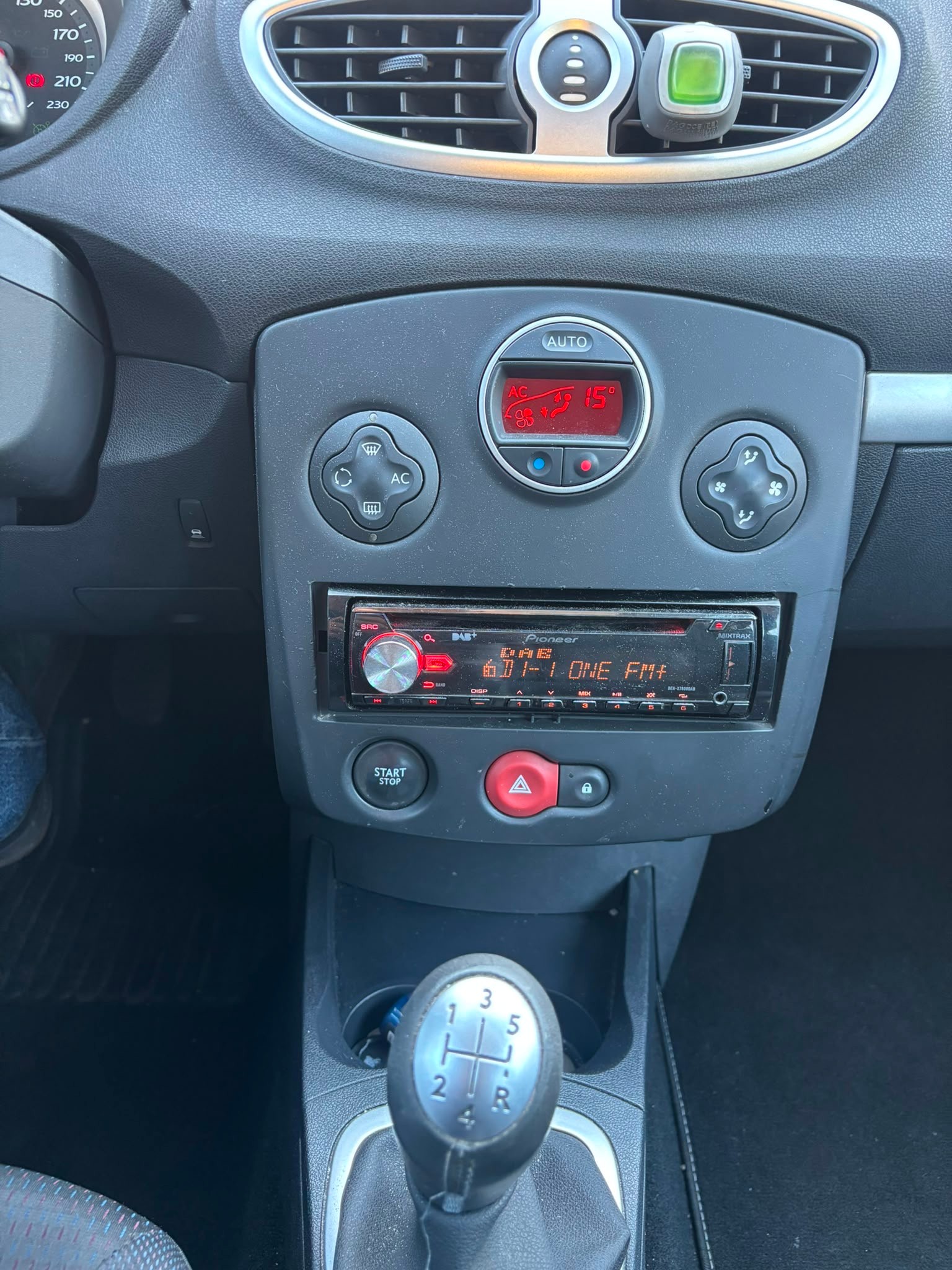 RENAULT Clio 1.6 16V Dynamique-image-7