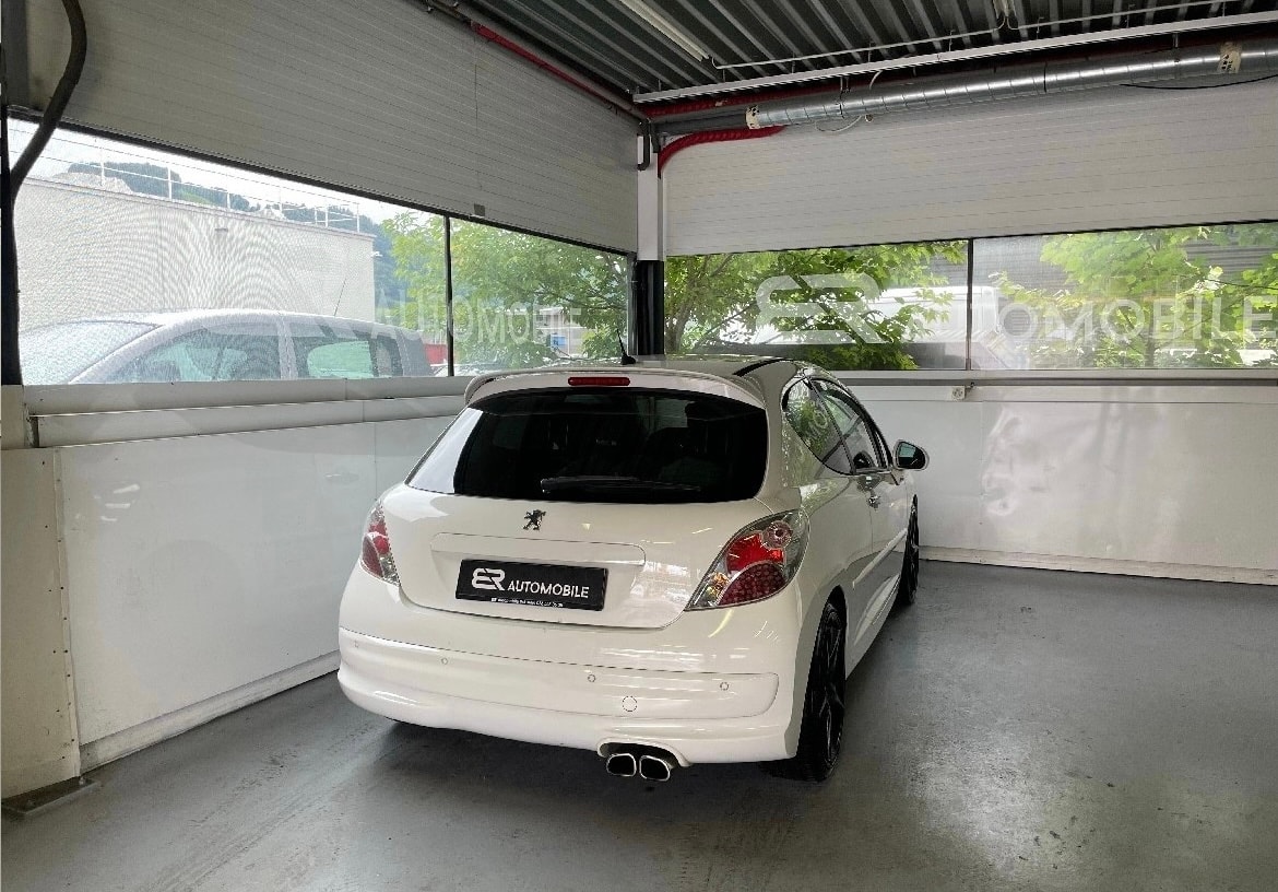 PEUGEOT 207 1.6 16V Turbo GTi-image-2