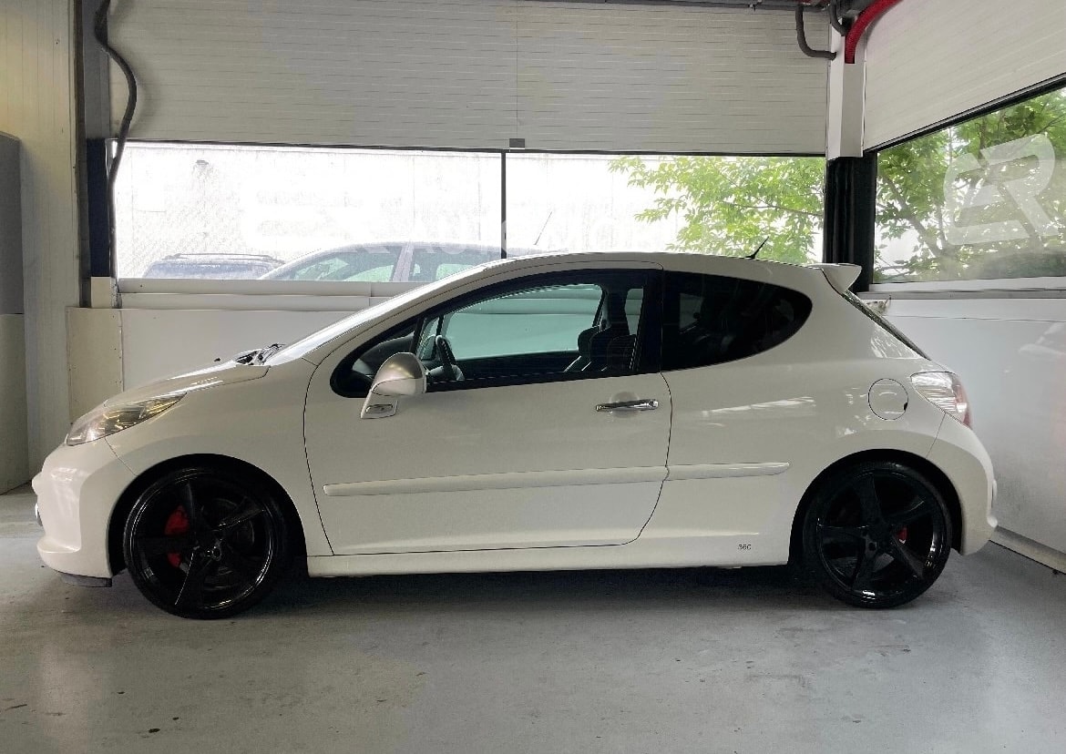 PEUGEOT 207 1.6 16V Turbo GTi-image-6