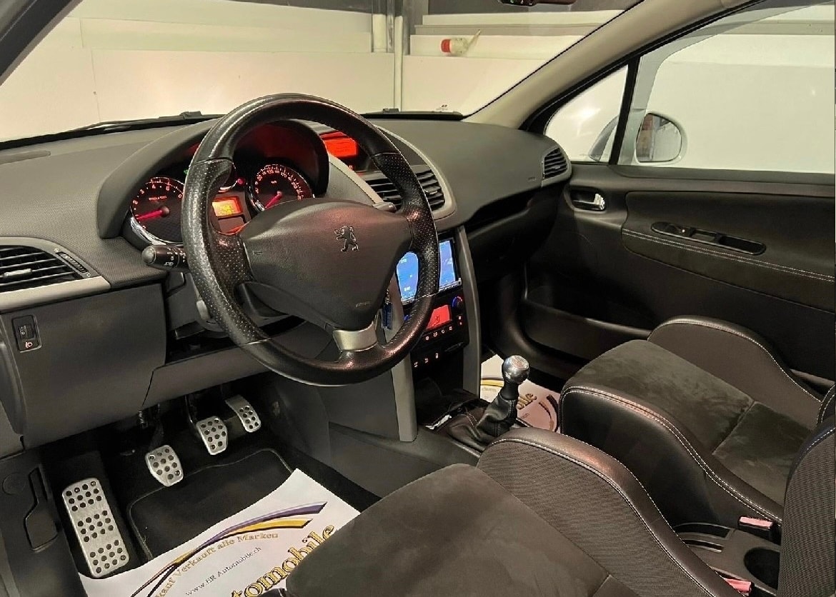 PEUGEOT 207 1.6 16V Turbo GTi-image-7