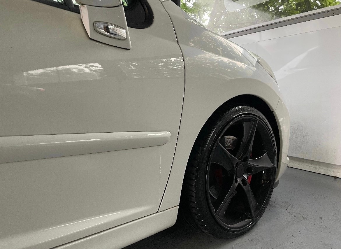PEUGEOT 207 1.6 16V Turbo GTi-image-4