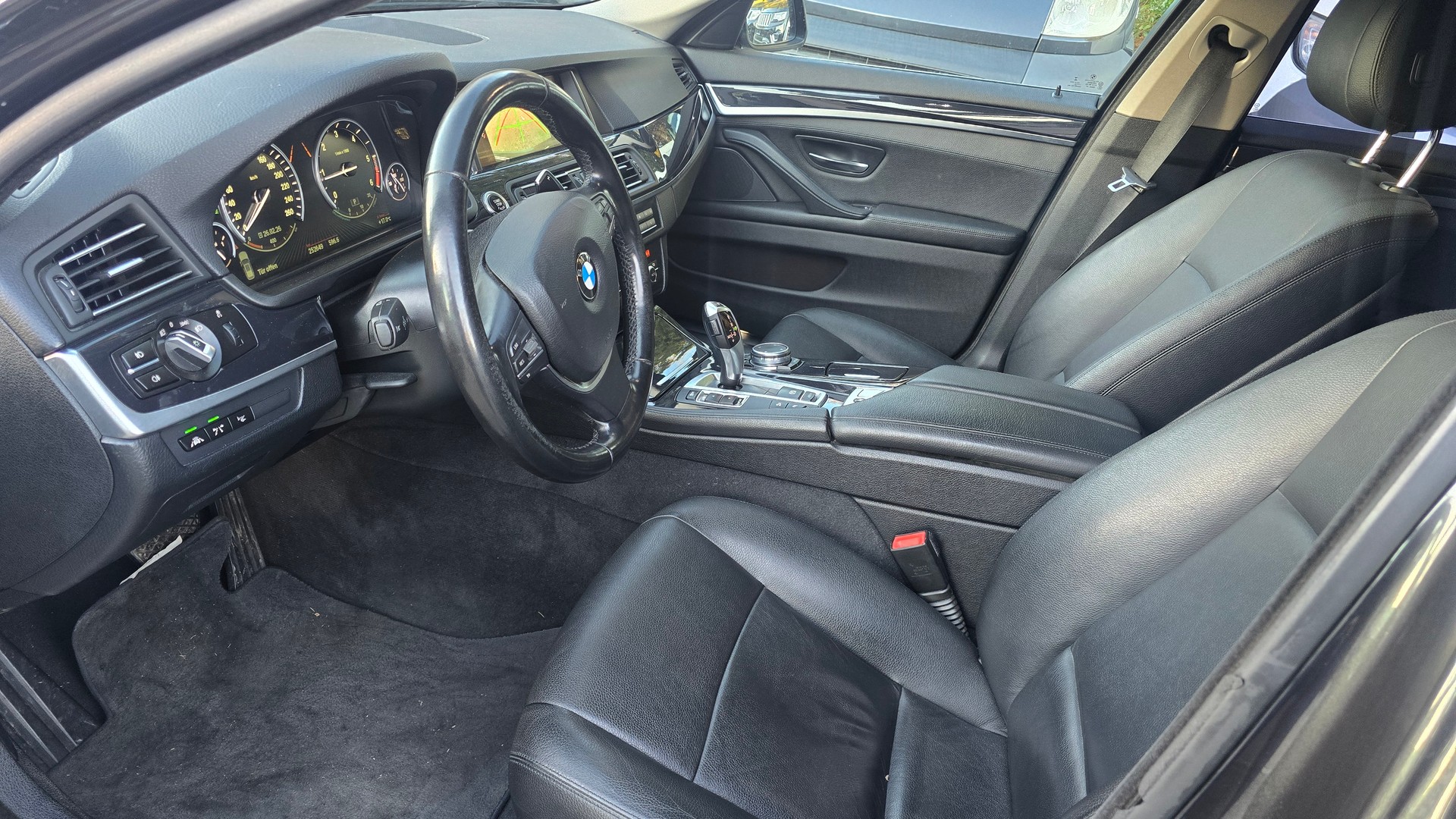 BMW 520d Touring xDrive Steptronic-image-9
