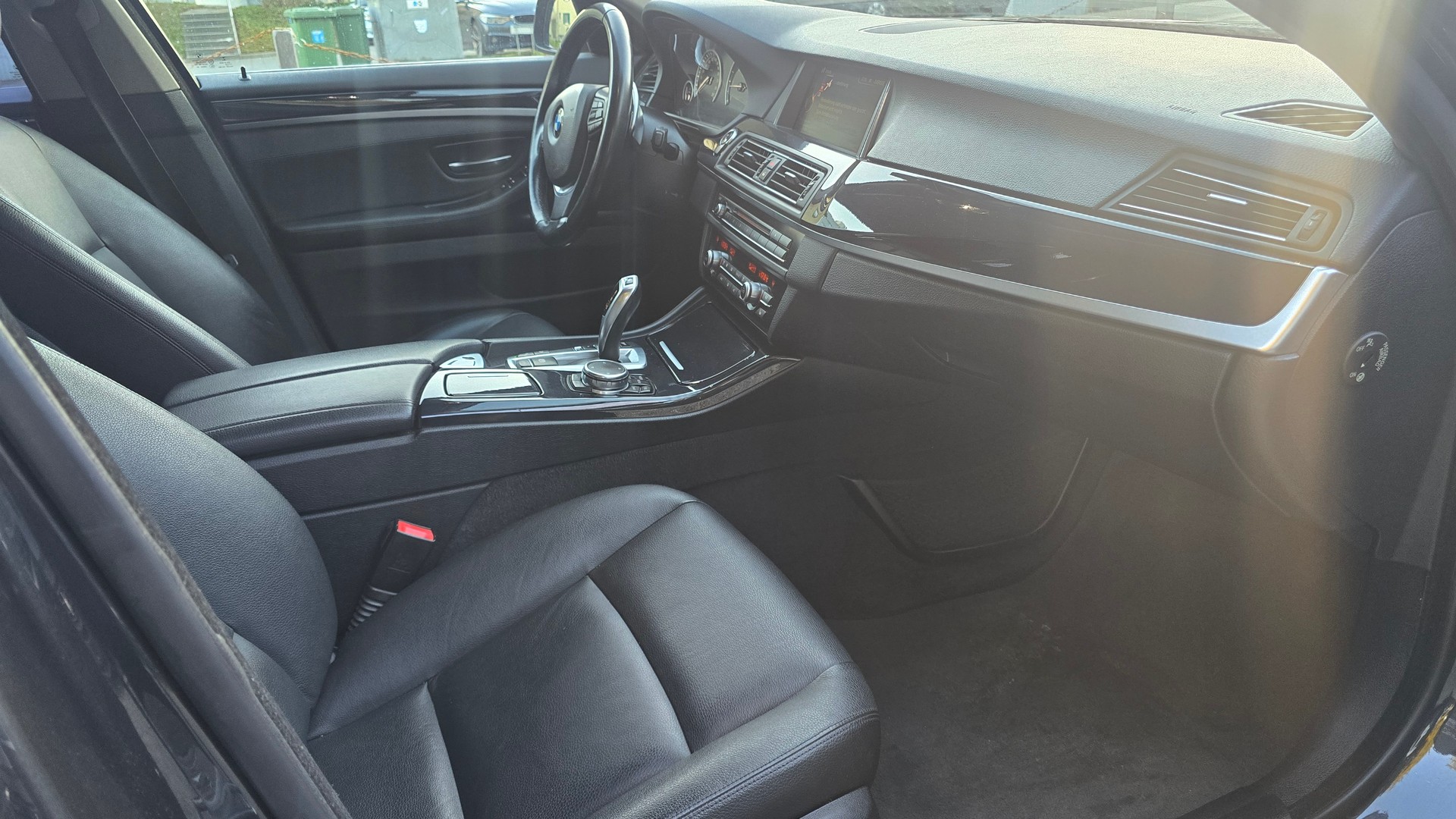 BMW 520d Touring xDrive Steptronic-image-15