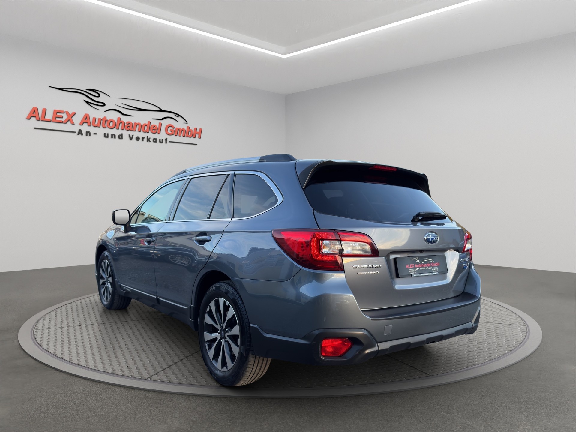 SUBARU Outback 2.0D Luxury AWD Lineartronic-image-3