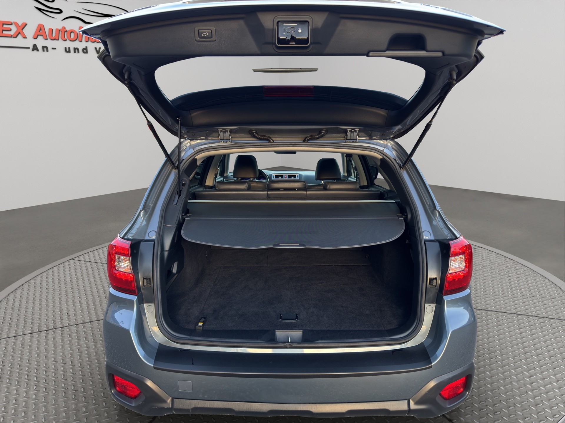SUBARU Outback 2.0D Luxury AWD Lineartronic-image-5