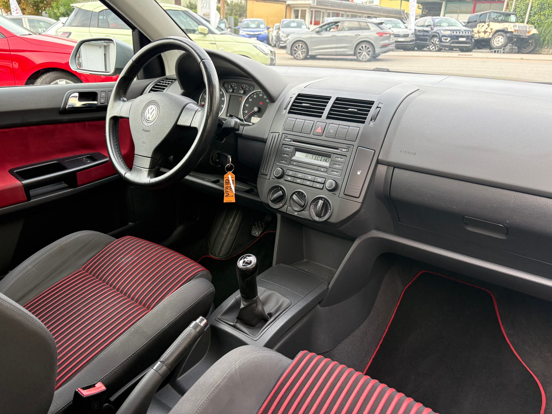 VW Polo 1.4 16V Highline-image-8