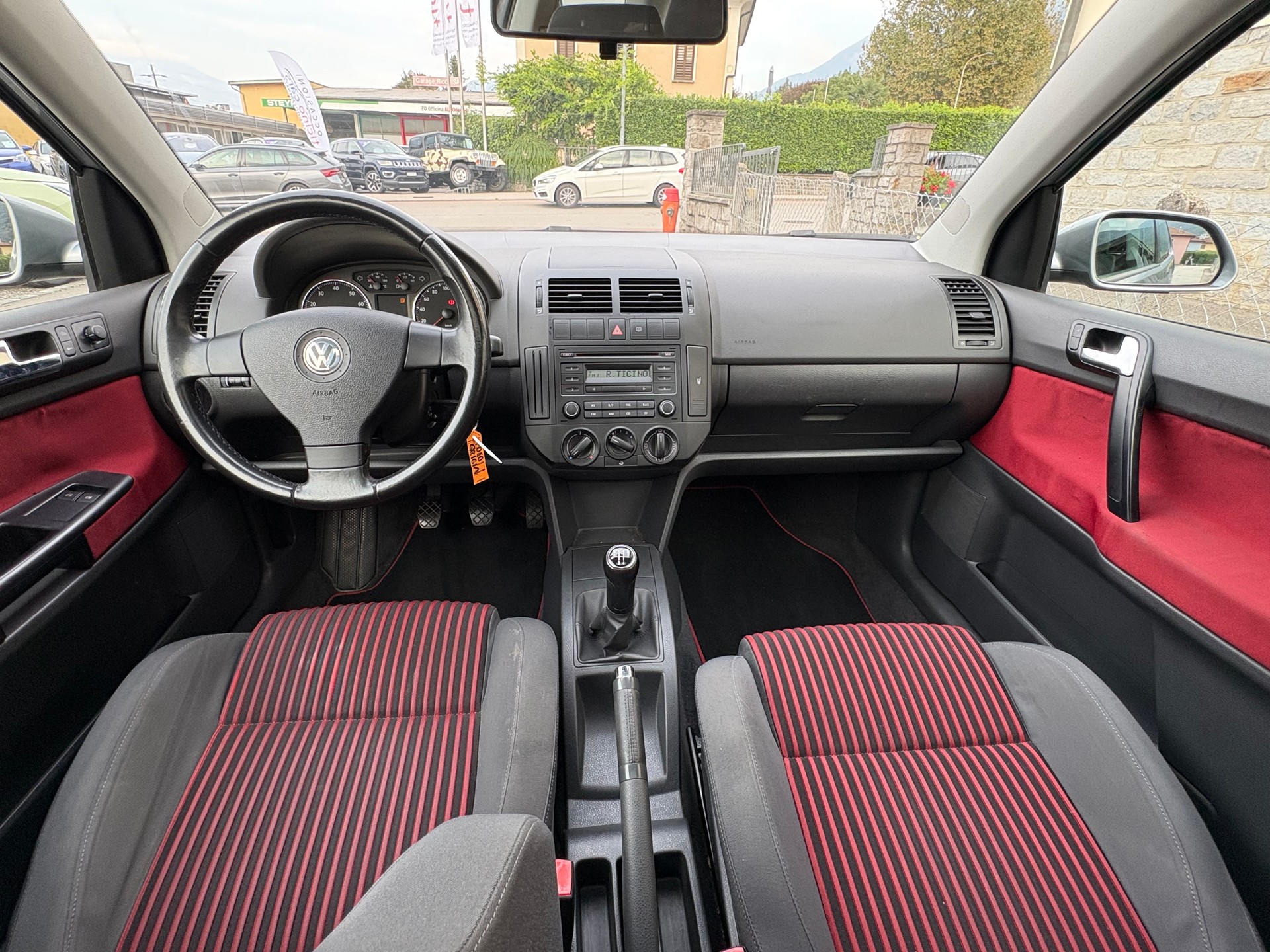 VW Polo 1.4 16V Highline-image-11