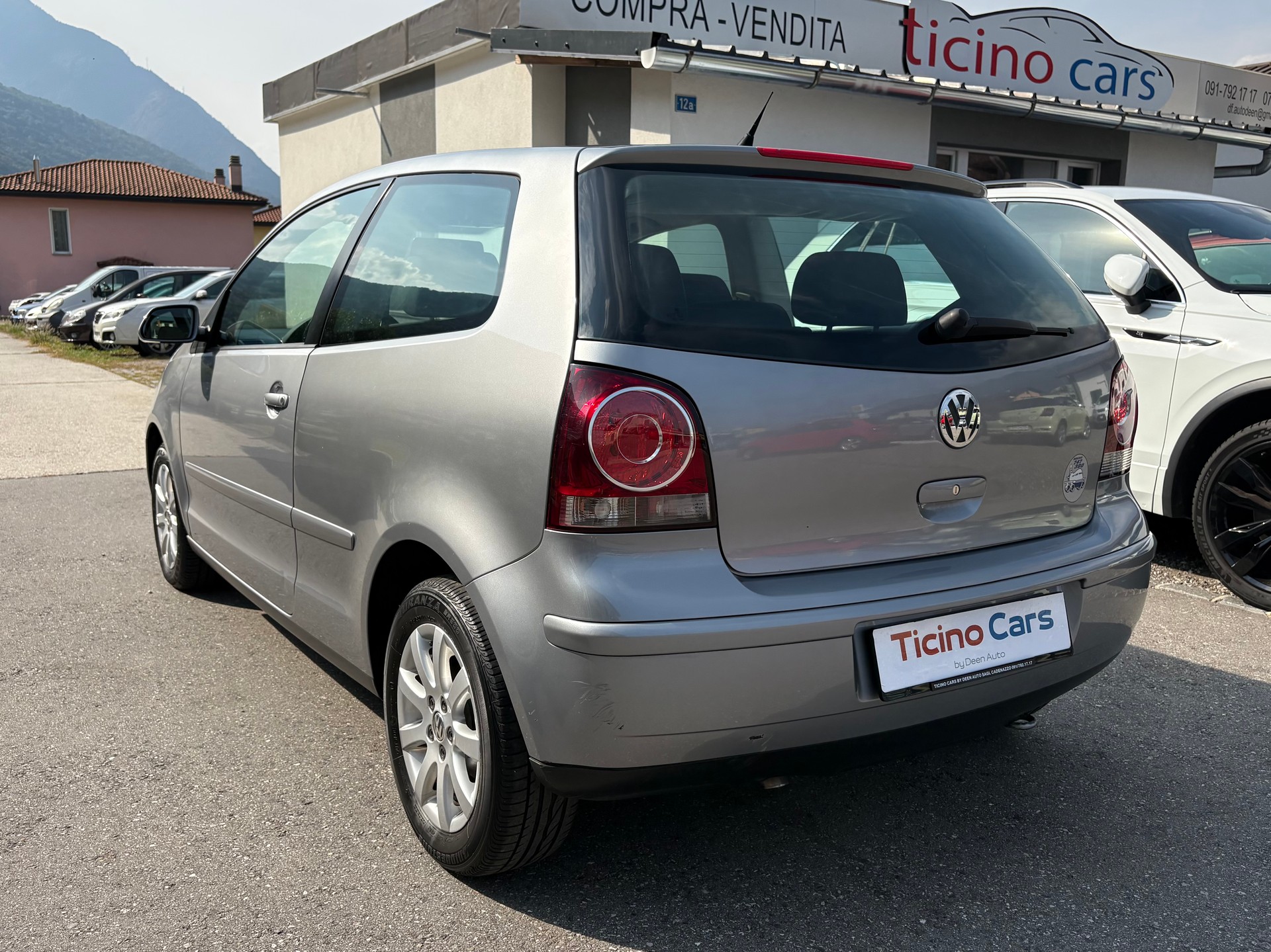VW Polo 1.4 16V Highline-image-2