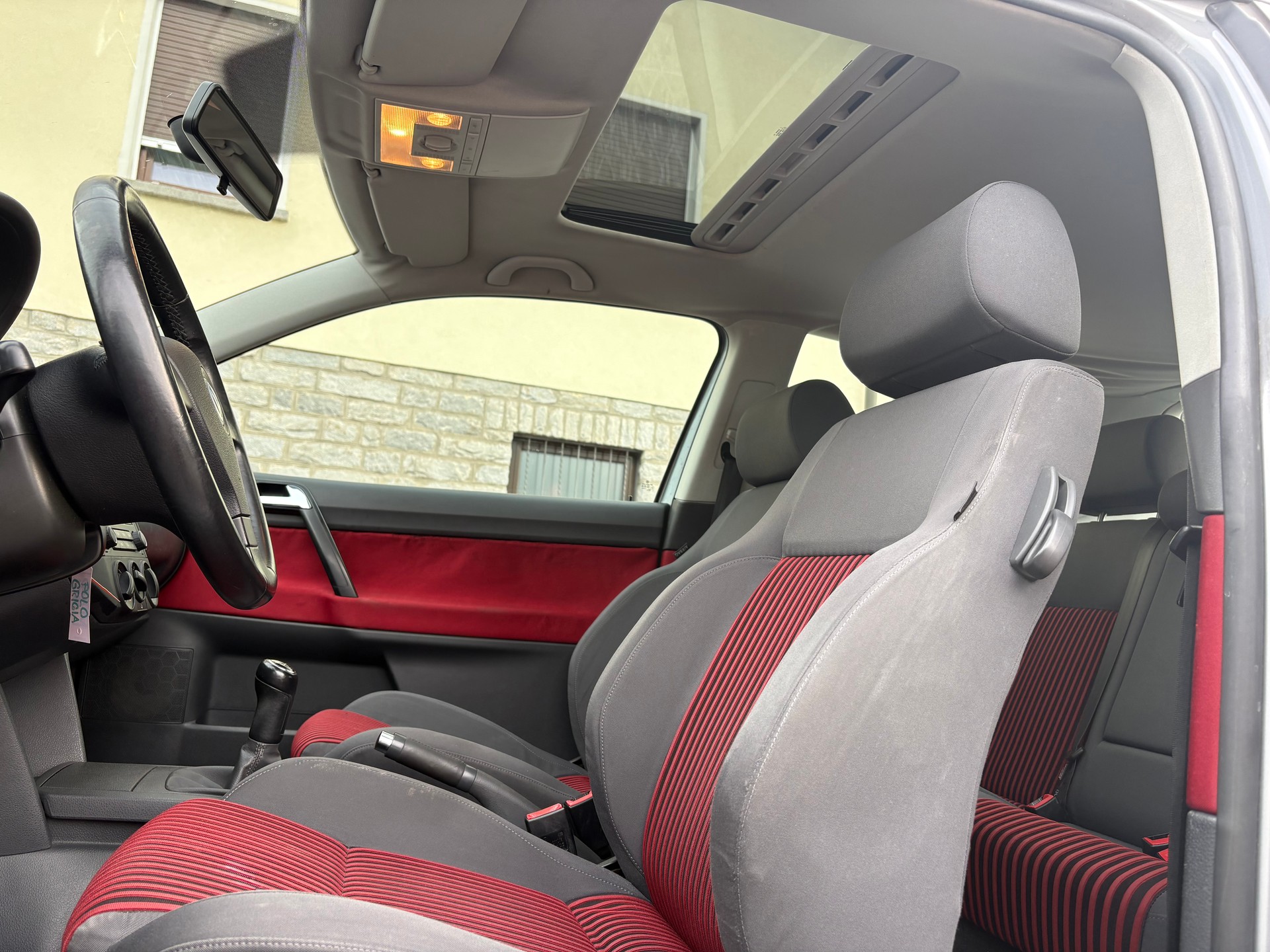 VW Polo 1.4 16V Highline-image-9