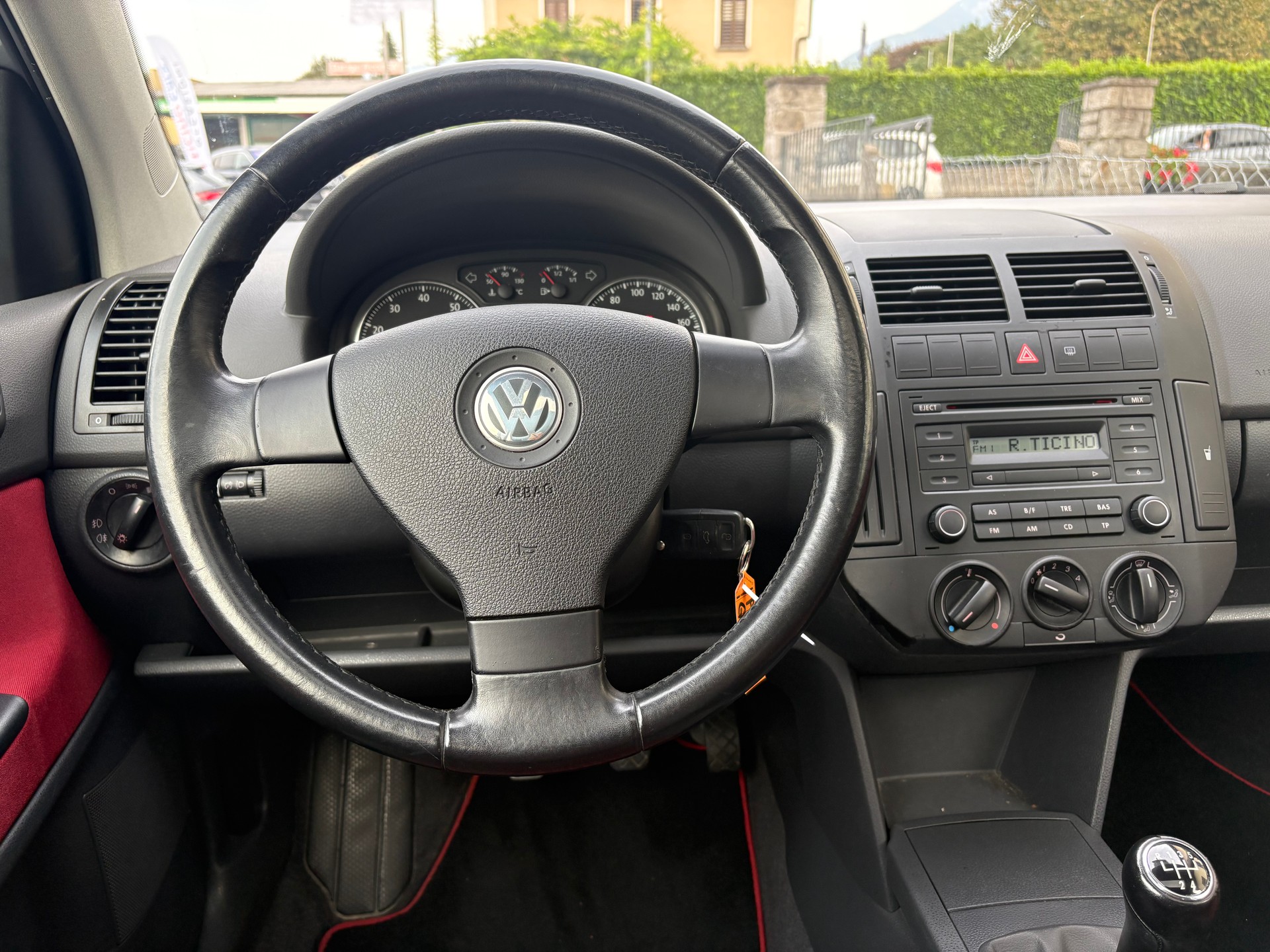 VW Polo 1.4 16V Highline-image-12