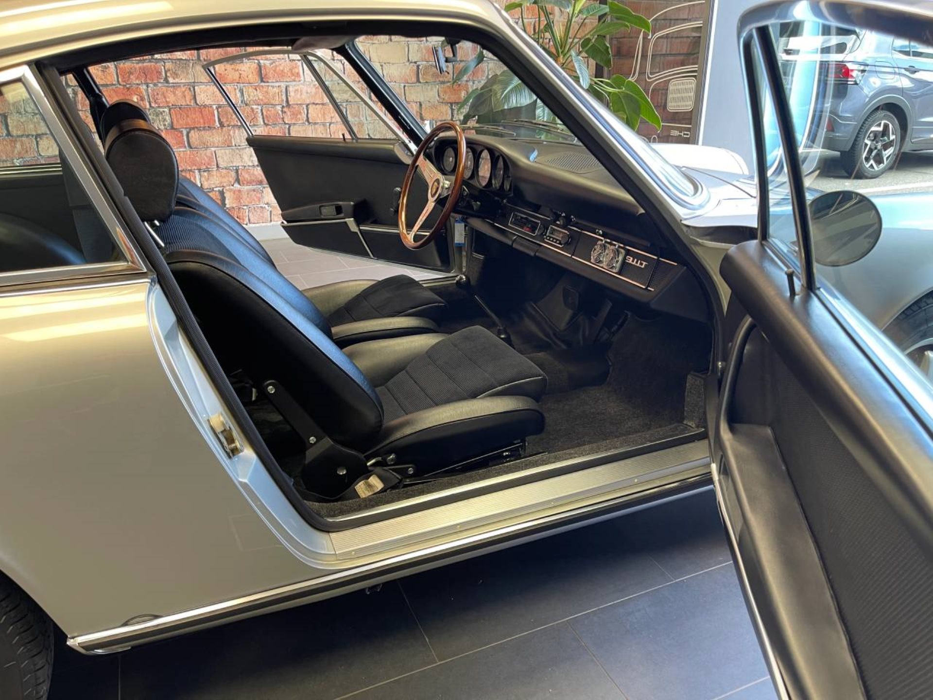 PORSCHE 911 T 2.2 Coupé-image-20