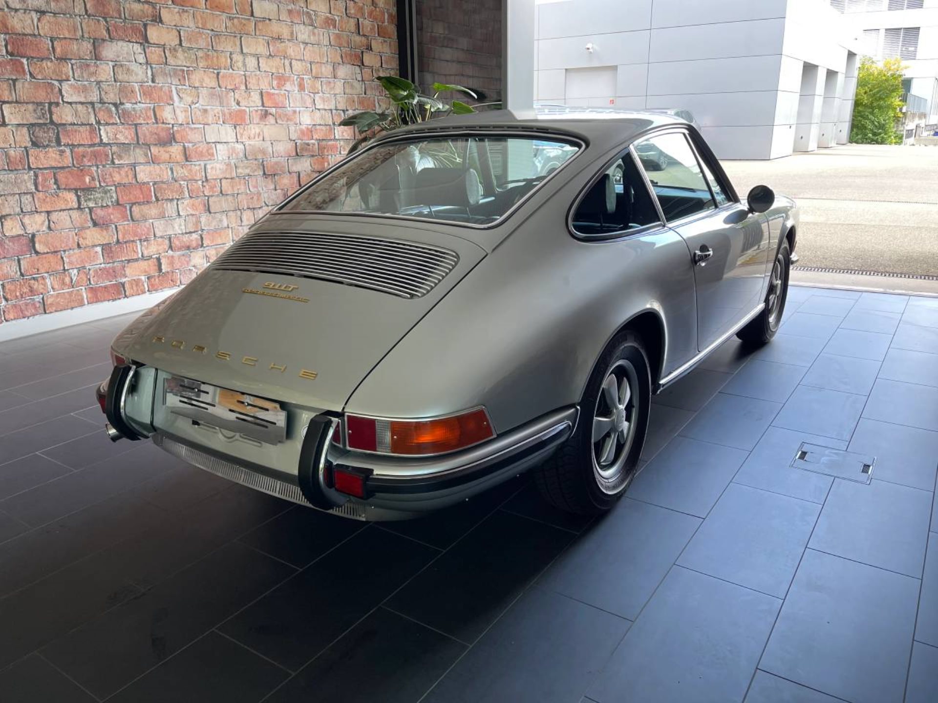 PORSCHE 911 T 2.2 Coupé-image-7