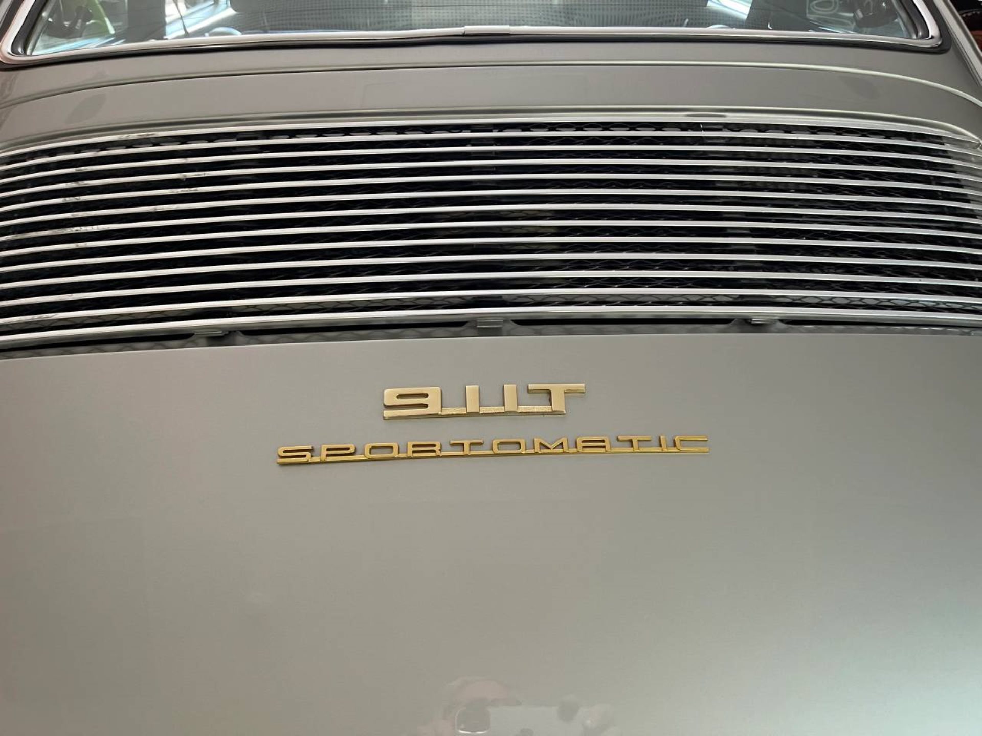 PORSCHE 911 T 2.2 Coupé-image-19