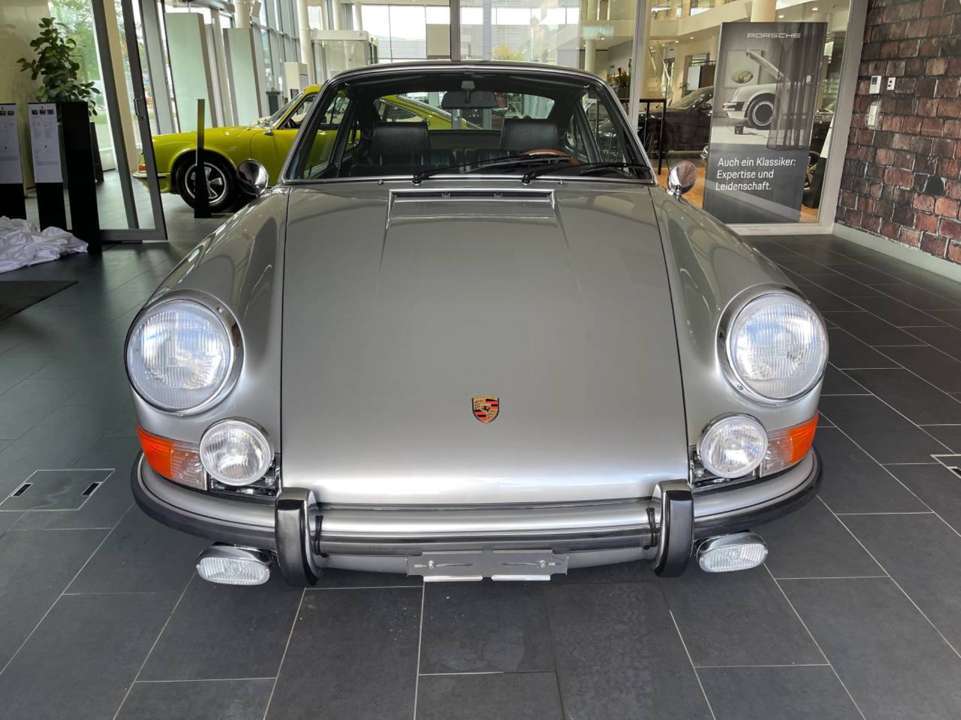 PORSCHE 911 T 2.2 Coupé-image-5