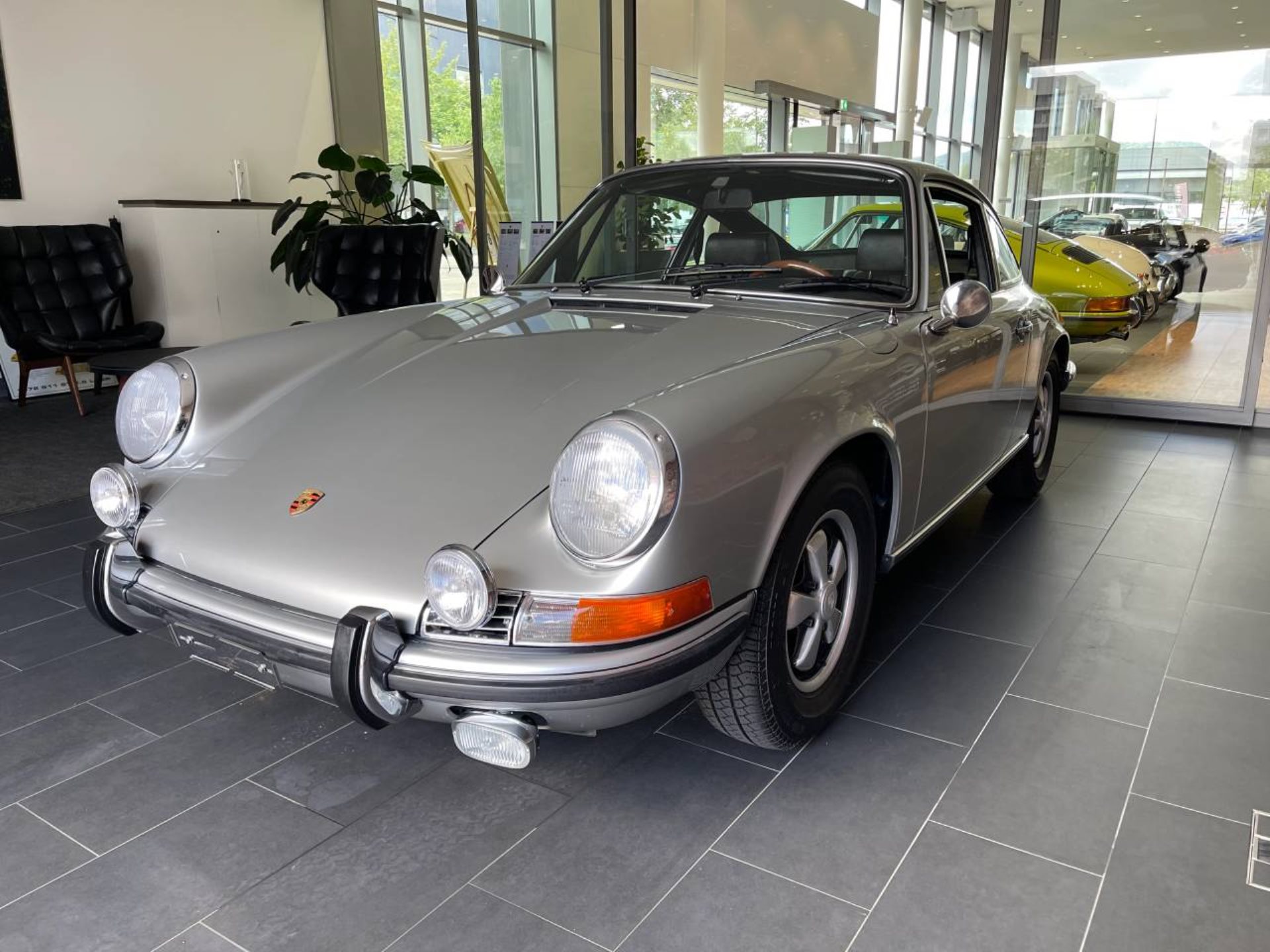PORSCHE 911 T 2.2 Coupé-image-17