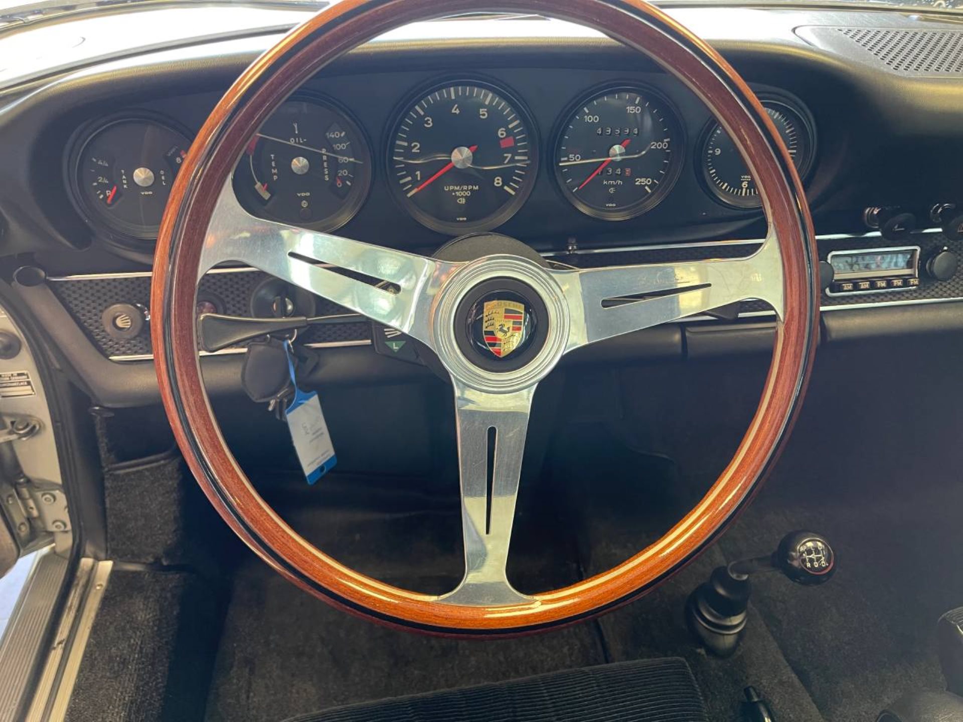 PORSCHE 911 T 2.2 Coupé-image-3