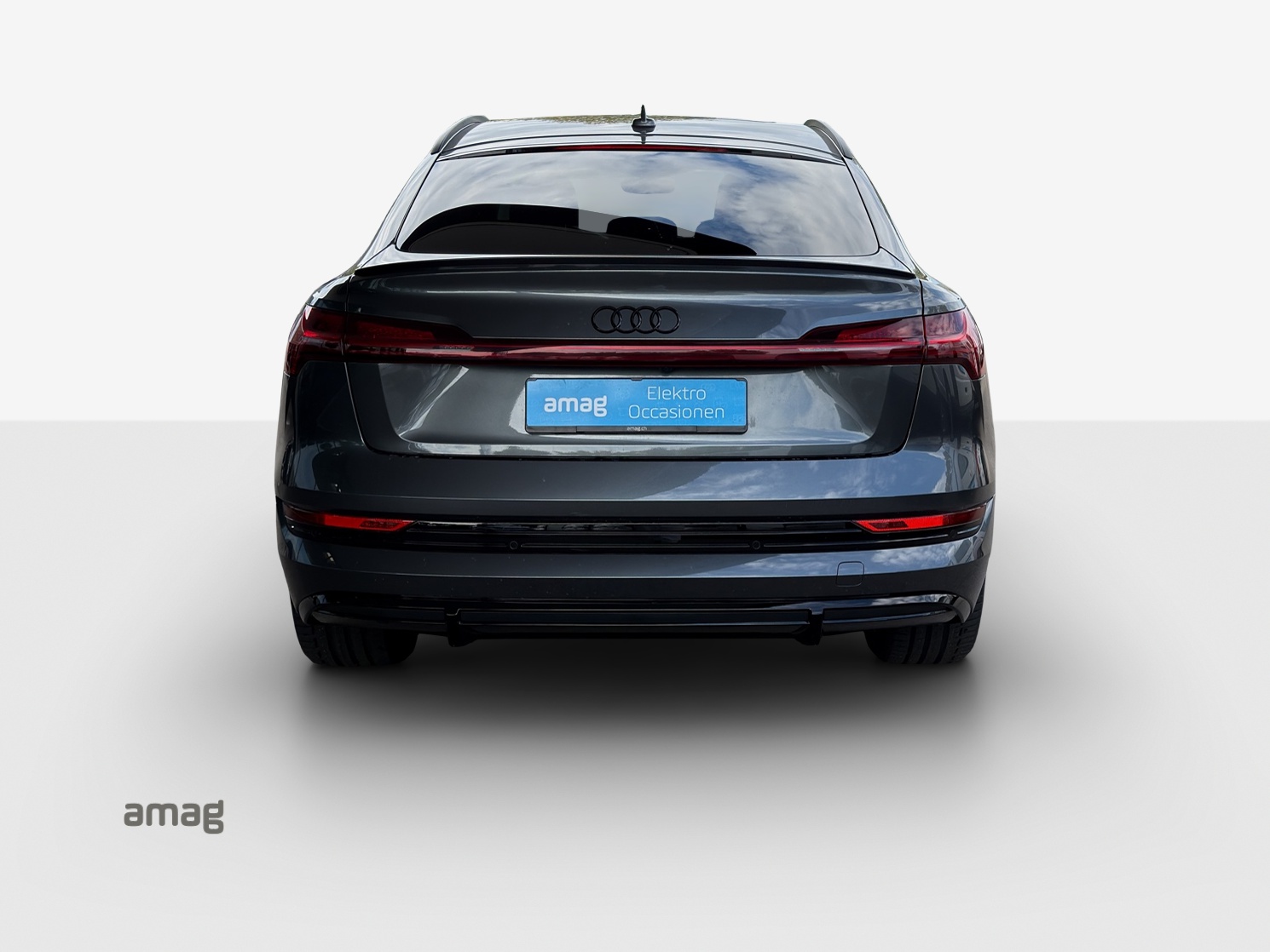 AUDI e-tron 55 Sportback S Line Black Edition quattro-image-4
