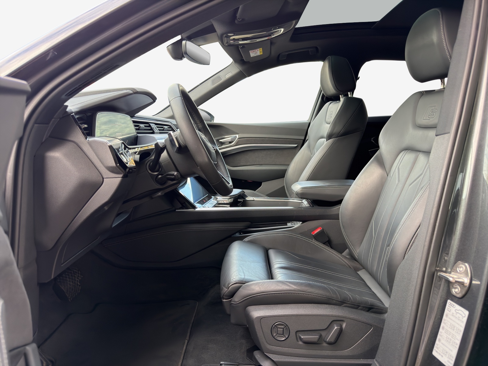 AUDI e-tron 55 Sportback S Line Black Edition quattro-image-8