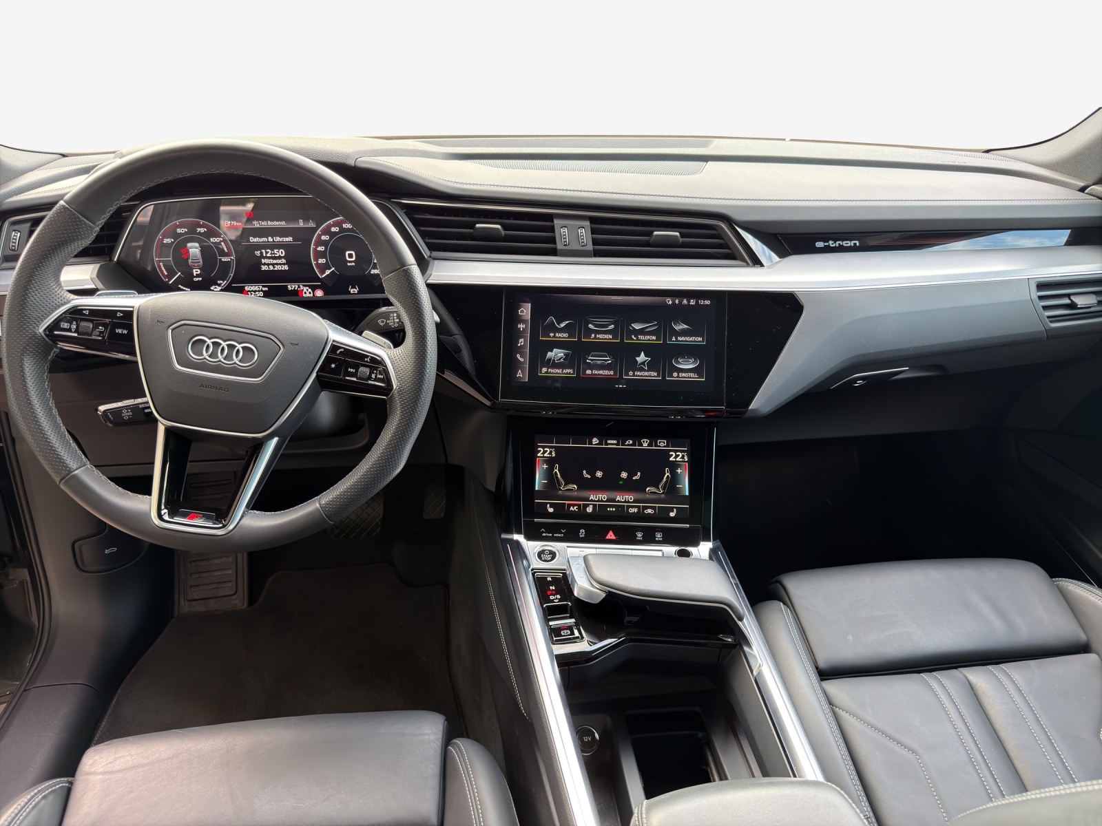 AUDI e-tron 55 Sportback S Line Black Edition quattro-image-9