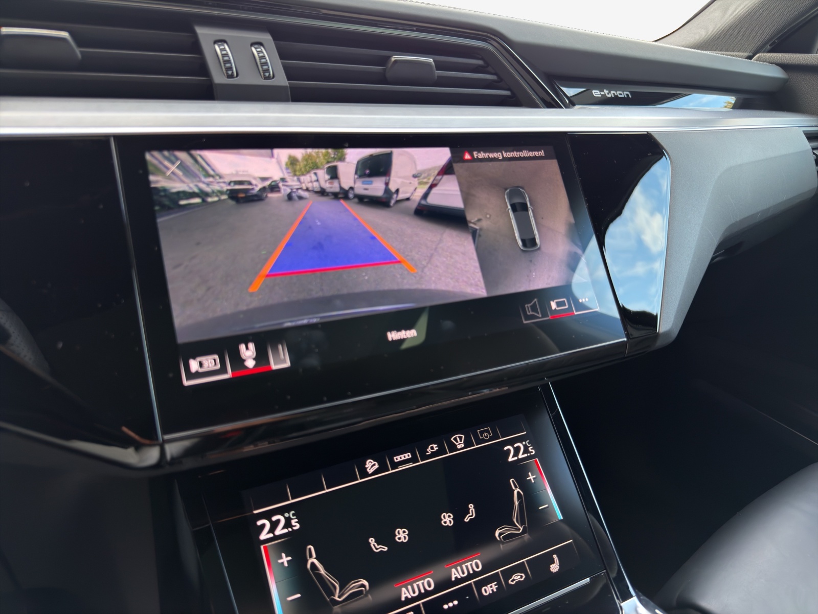 AUDI e-tron 55 Sportback S Line Black Edition quattro-image-16
