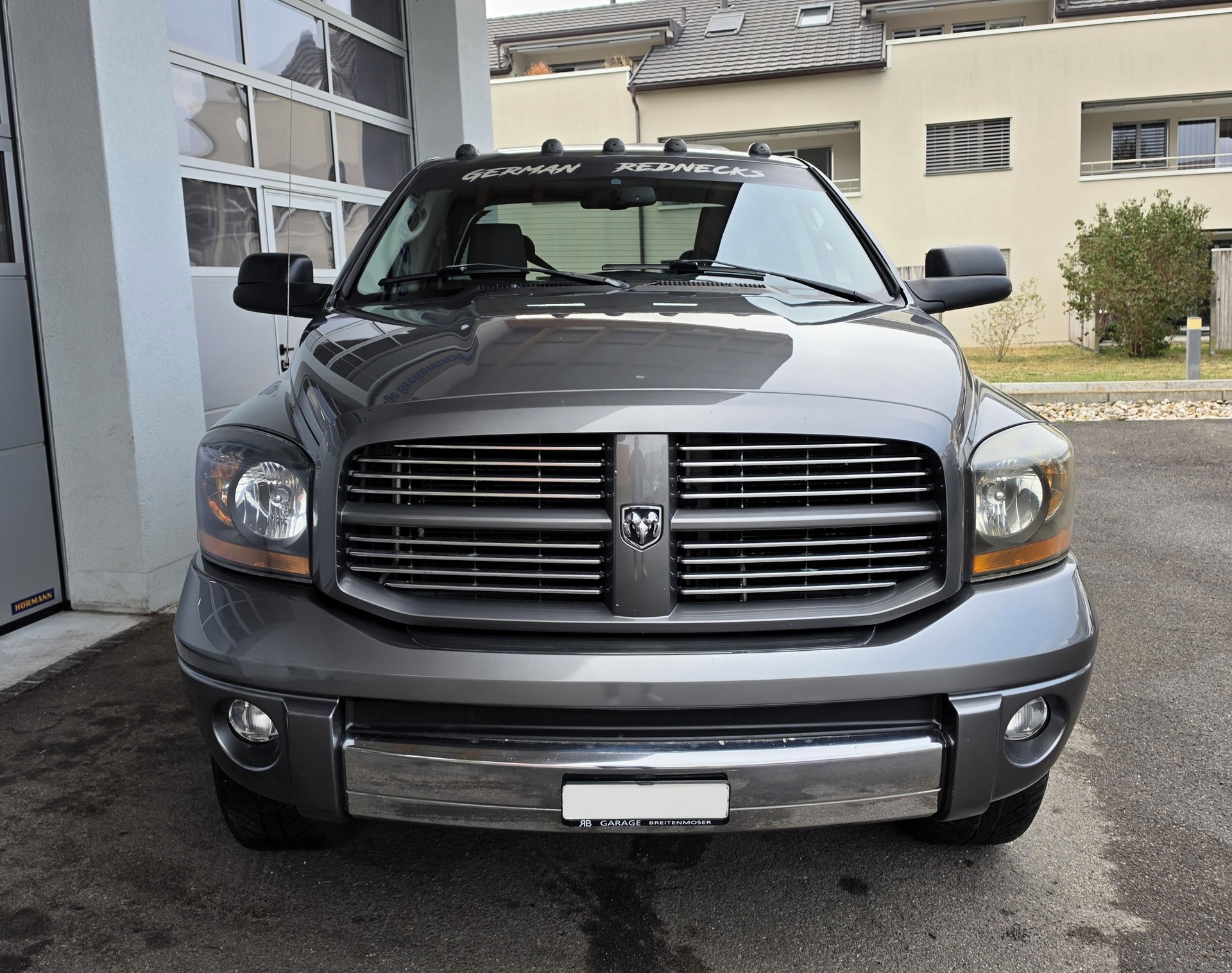 DODGE RAM 1500 Laramie Quad Cab-image-1