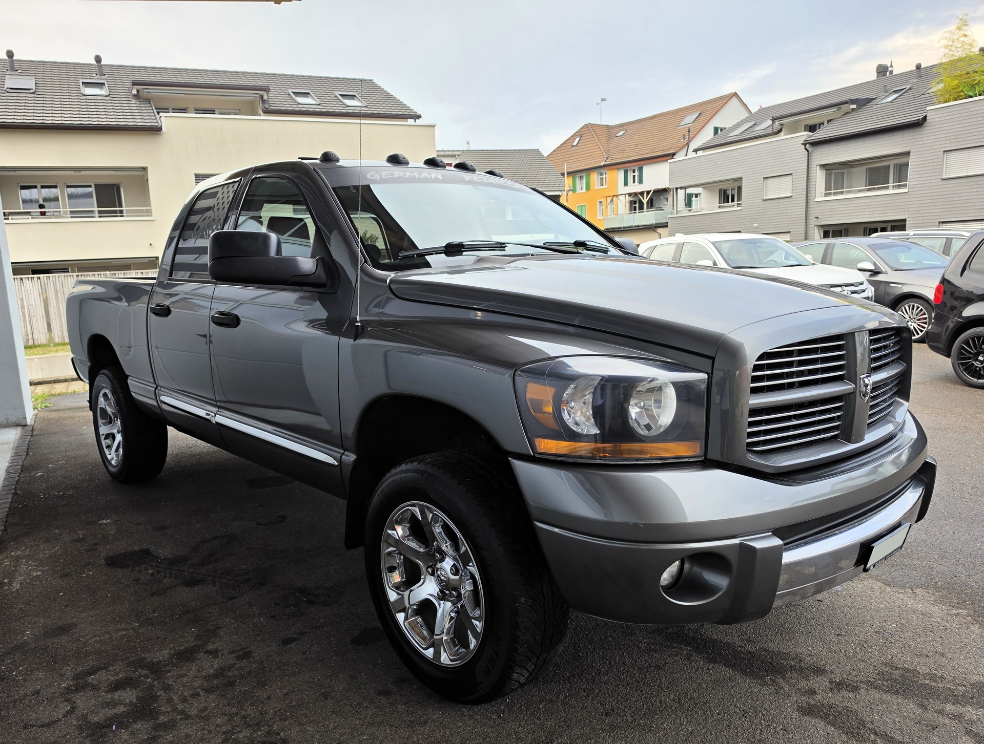 DODGE RAM 1500 Laramie Quad Cab-image-7
