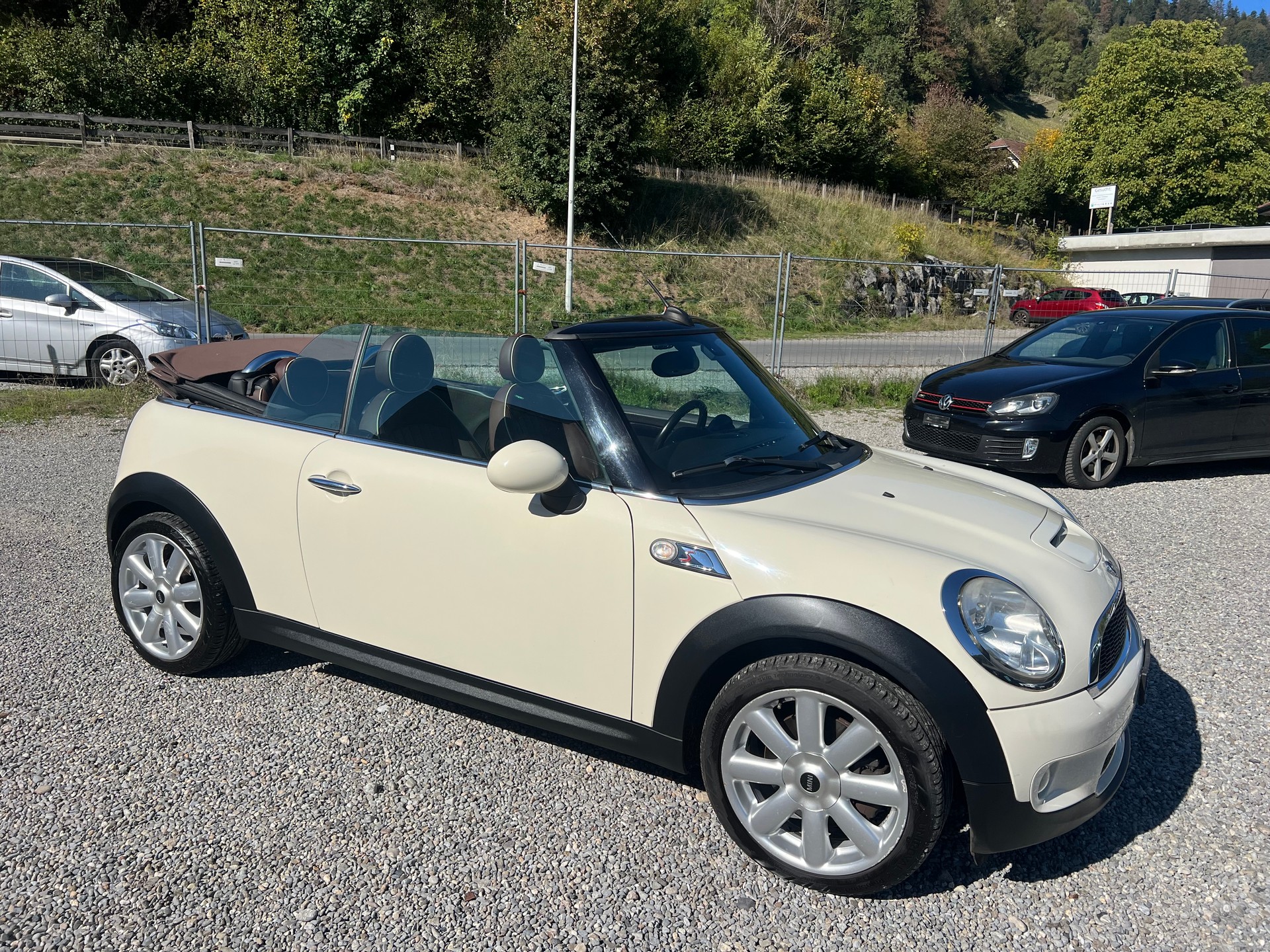 MINI Cooper S Cabriolet-image-9