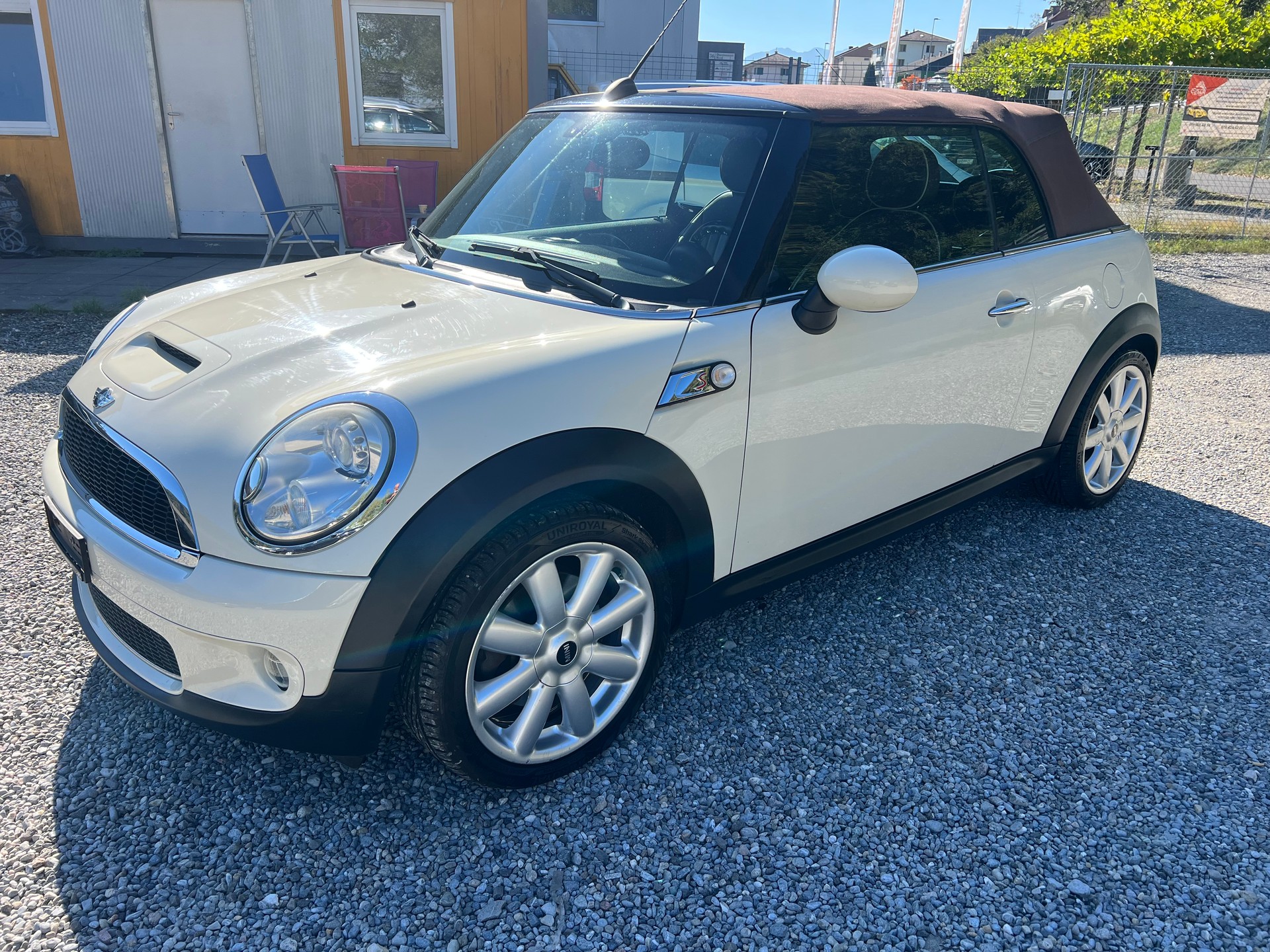 MINI Cooper S Cabriolet-image-2