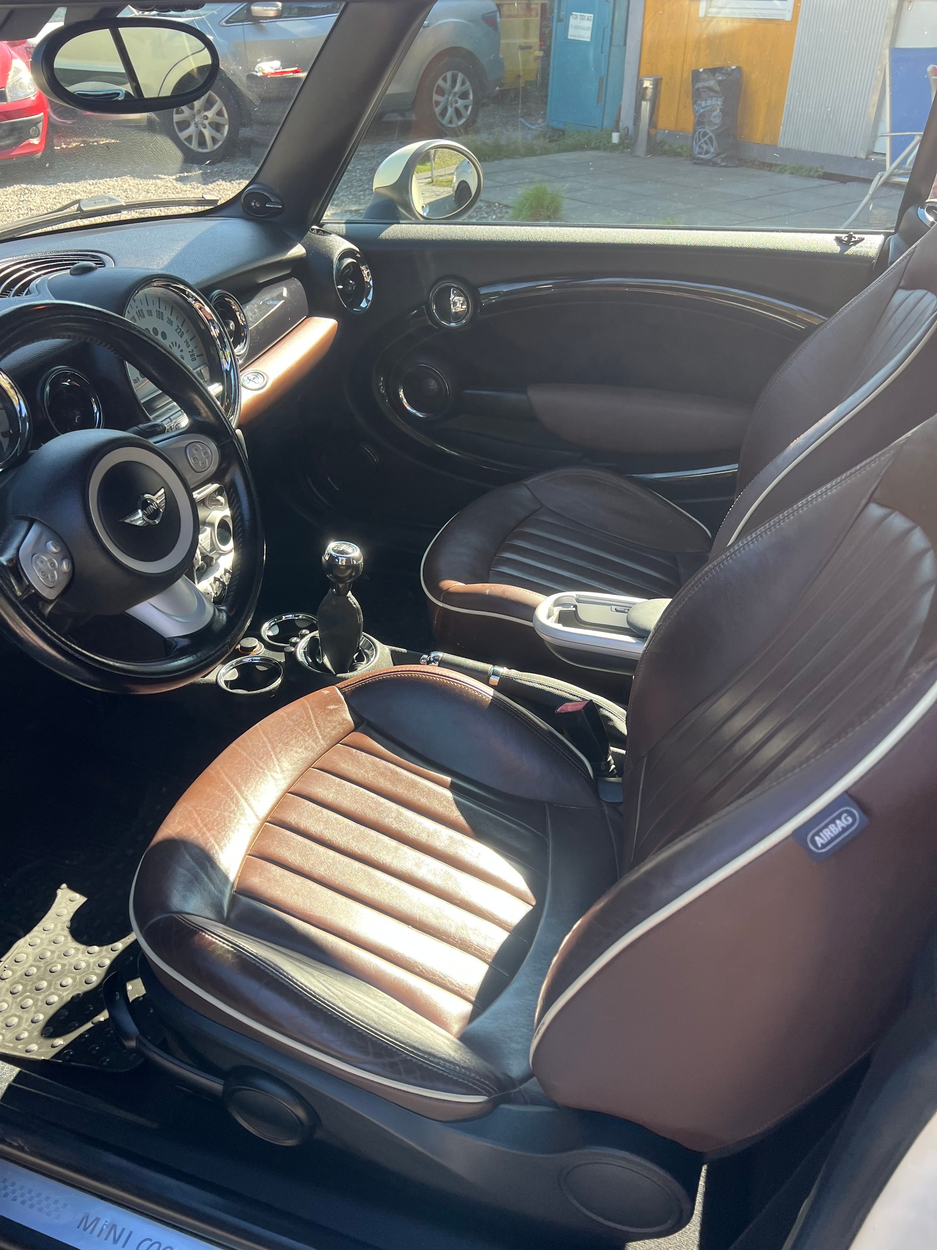 MINI Cooper S Cabriolet-image-13