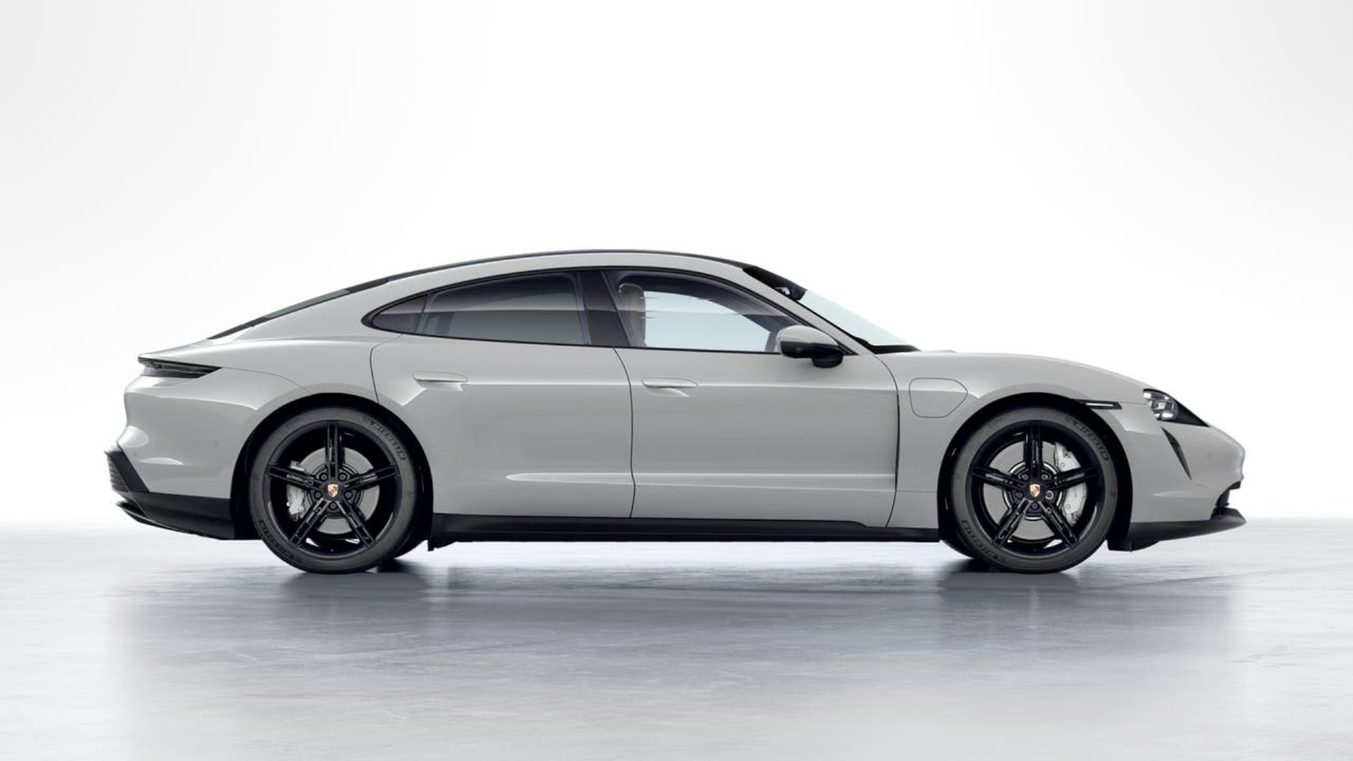 PORSCHE Taycan-image-5