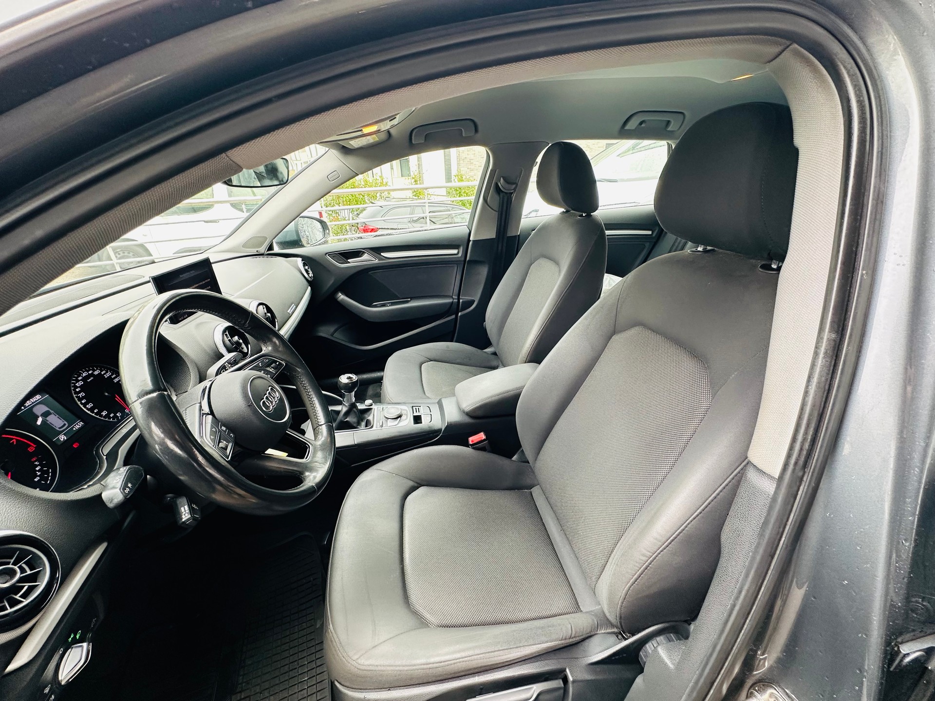 AUDI A3 Sportback 1.4 TFSI-image-8