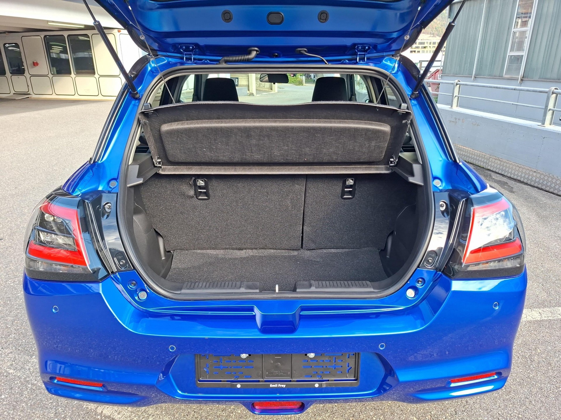 SUZUKI Swift 1.2 Piz Sulai Top Hybrid 4x4 inkl. 4 Alu- Winterräder-image-11