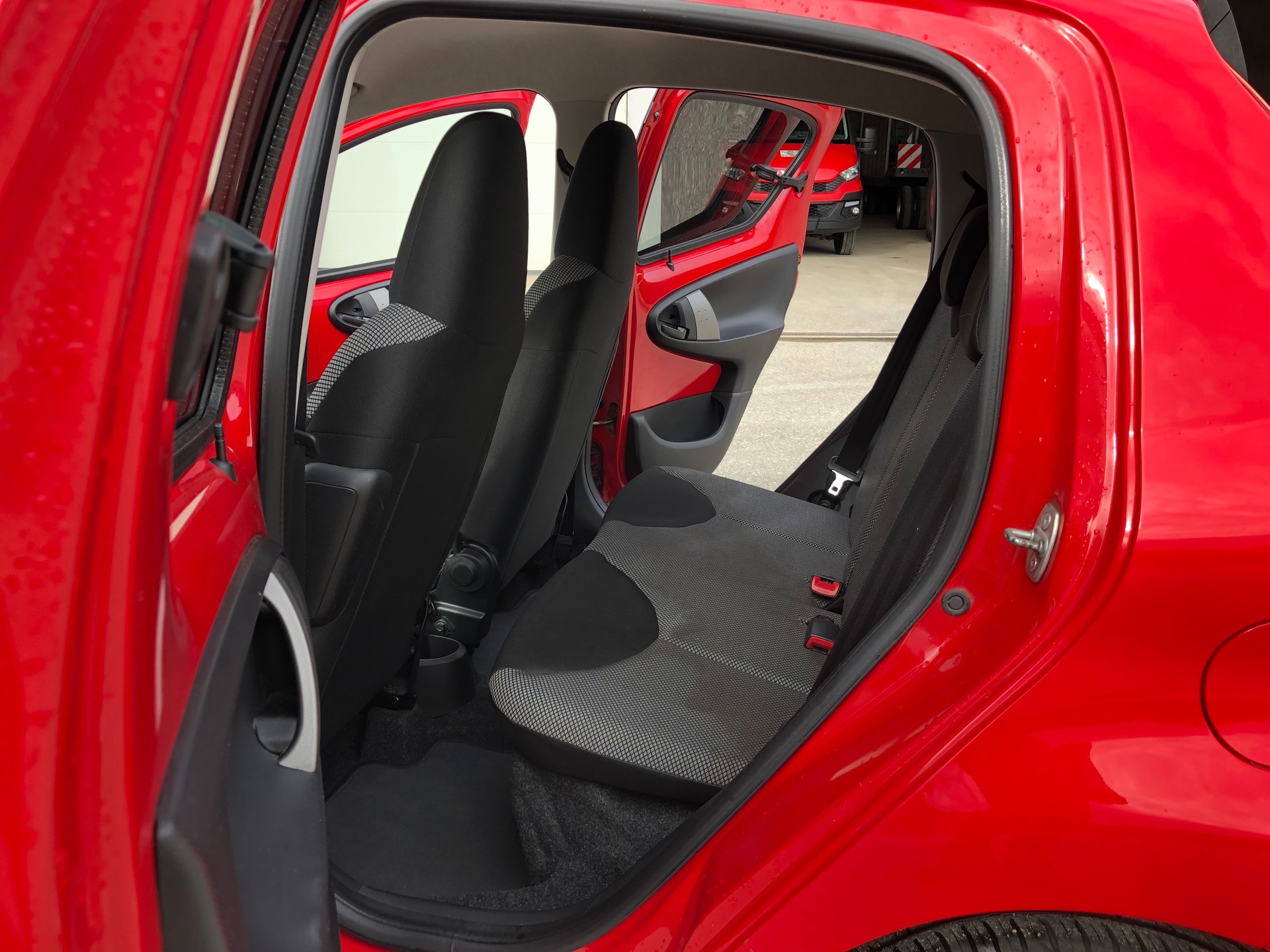 TOYOTA Aygo 1.0 VVT-i Sol-image-8