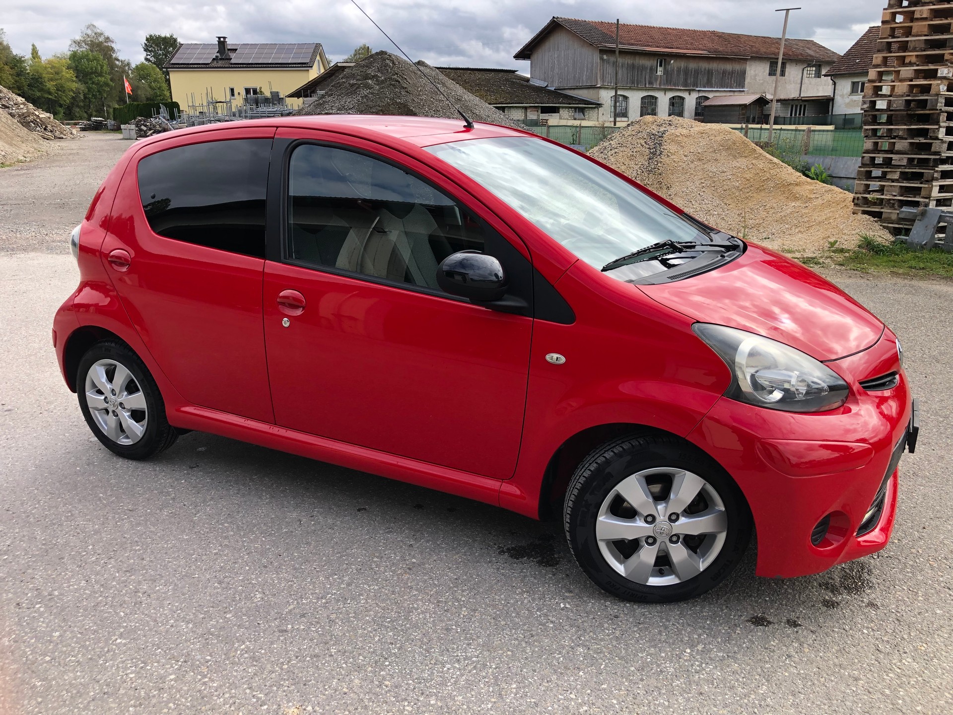 TOYOTA Aygo 1.0 VVT-i Sol-image-2