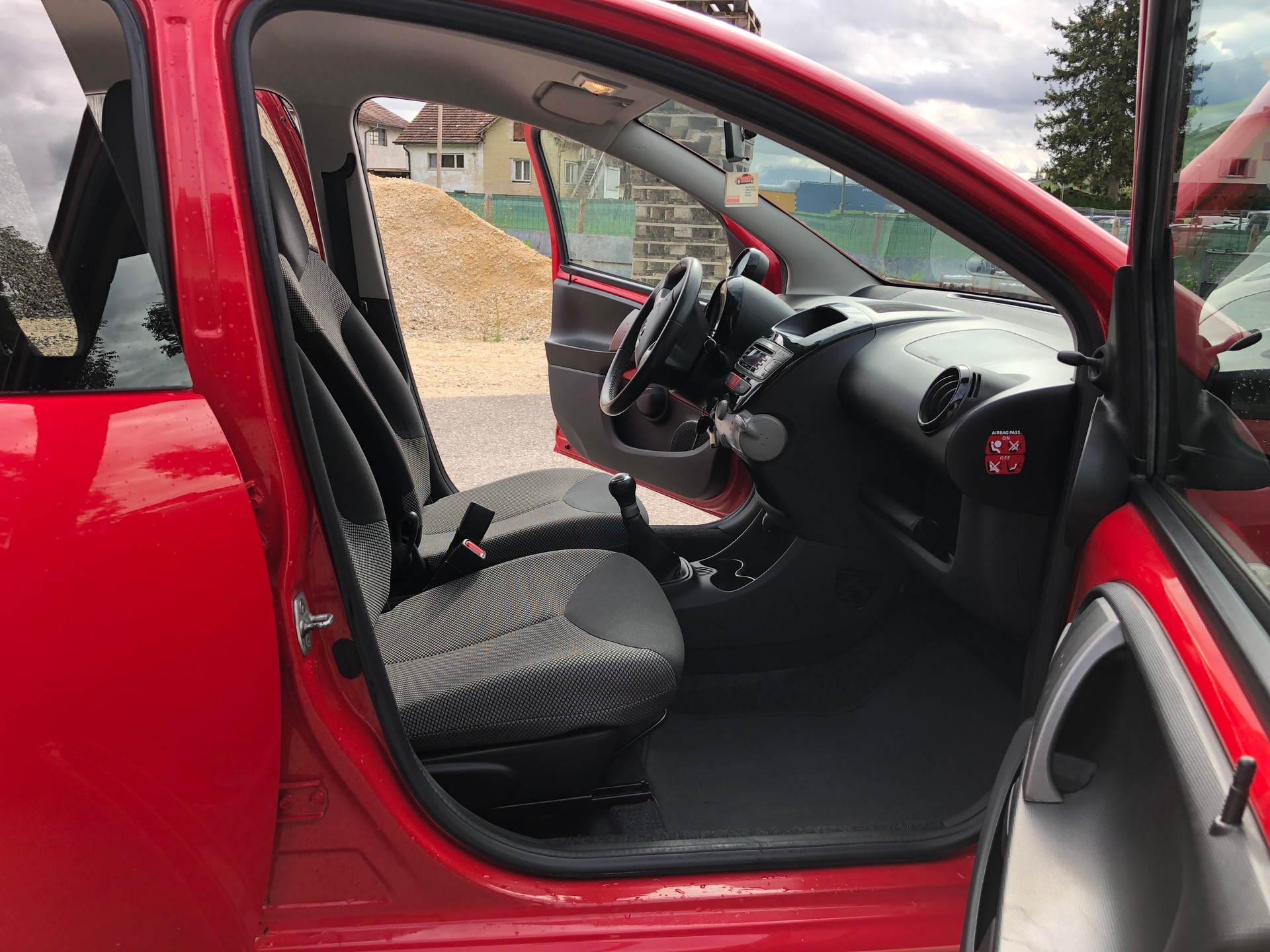 TOYOTA Aygo 1.0 VVT-i Sol-image-6