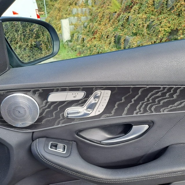 MERCEDES-BENZ C 300 d 4matic-image-4